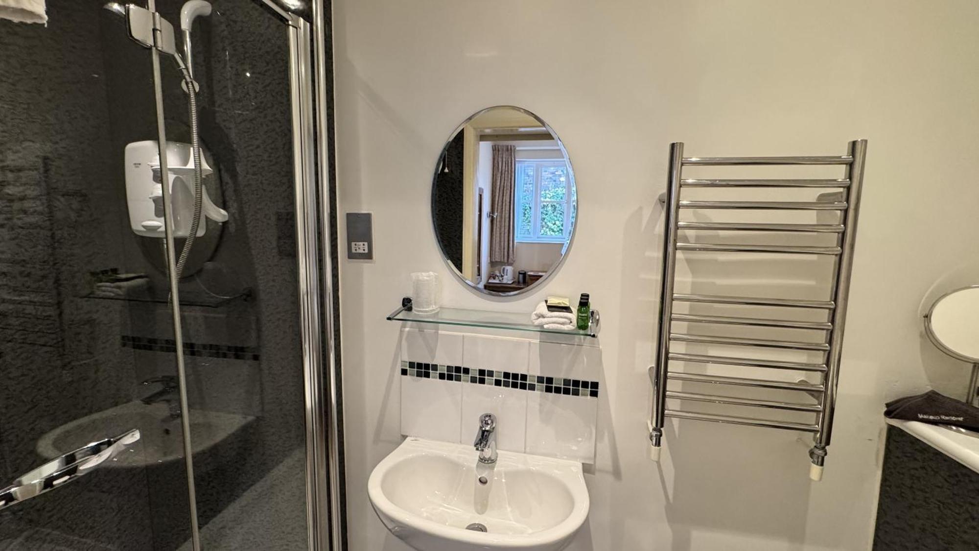 Double Room Private Bathroom