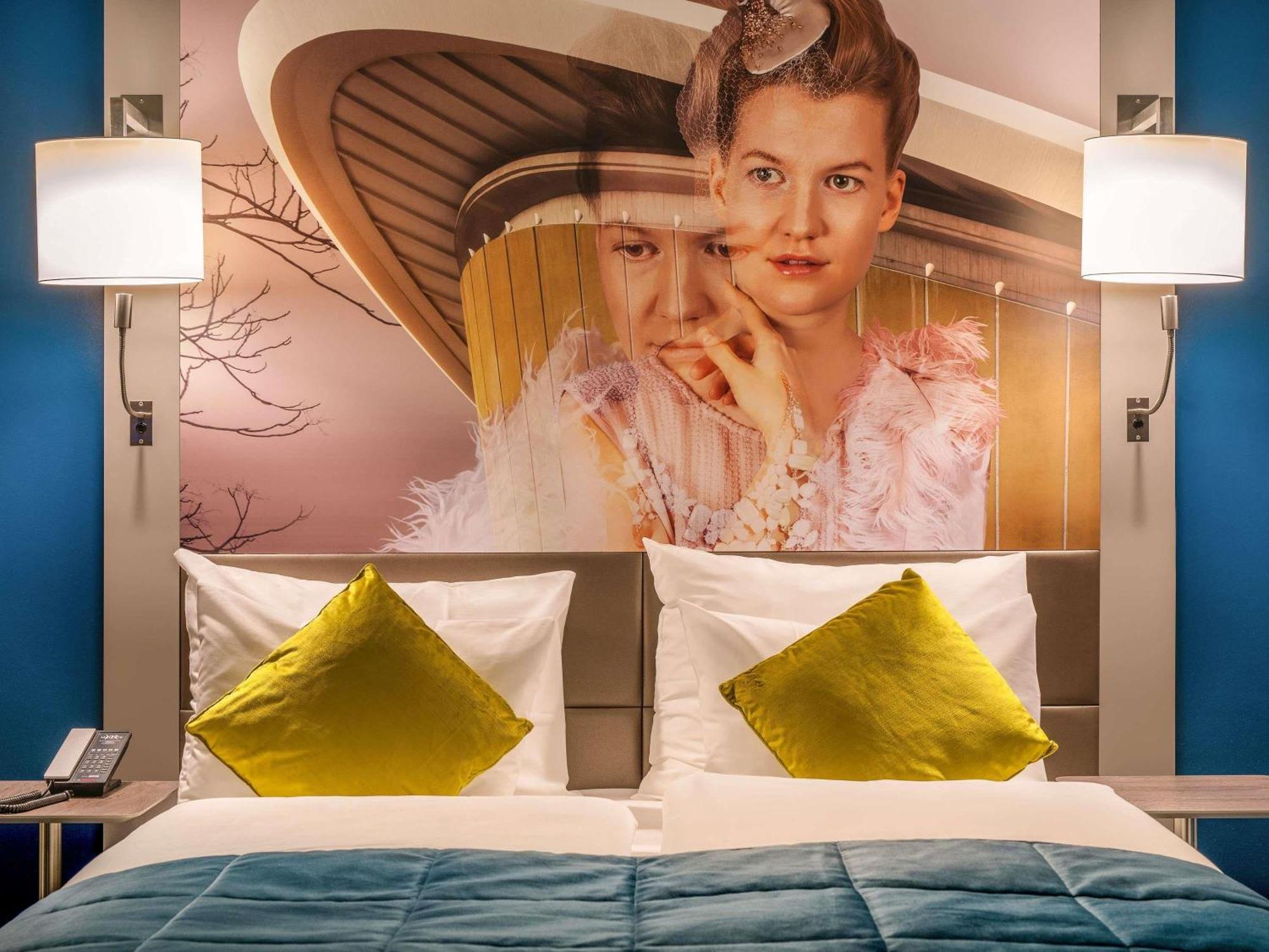 Standard Queen Room