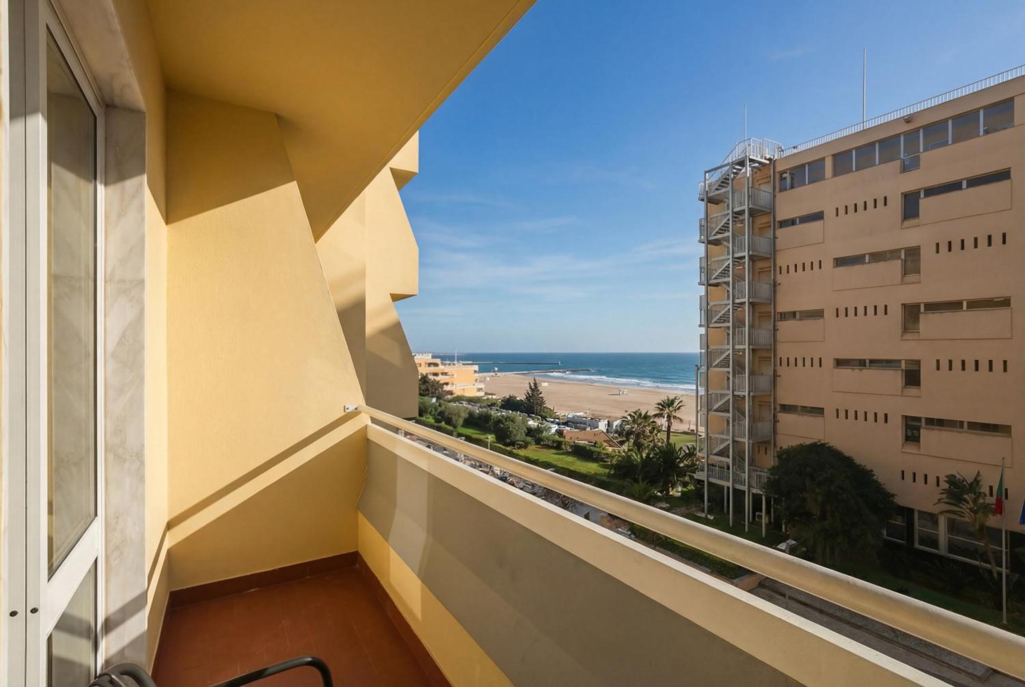Double or Twin Room Side Sea View