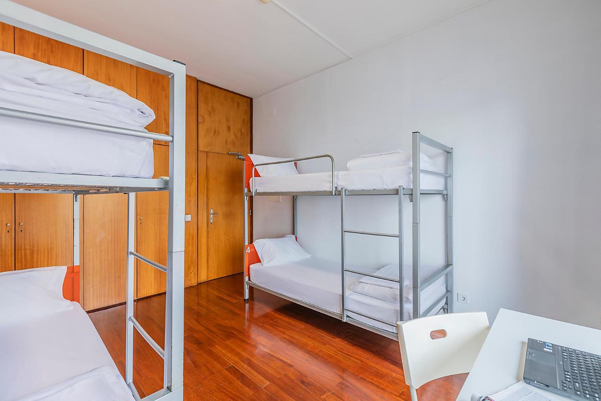 Bed 4-Bed Female Dormitory Room