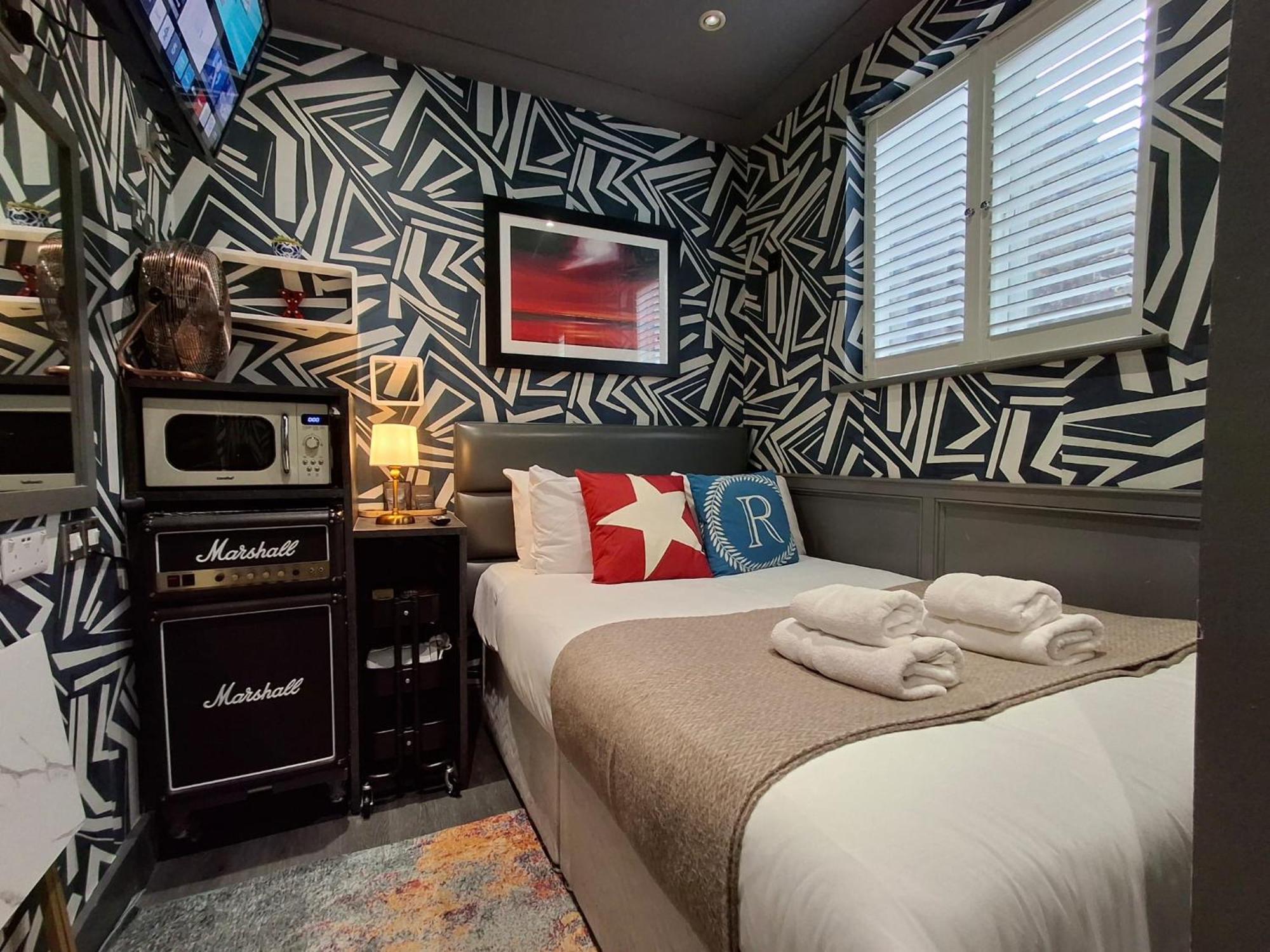 The Rokxy Crash Pad