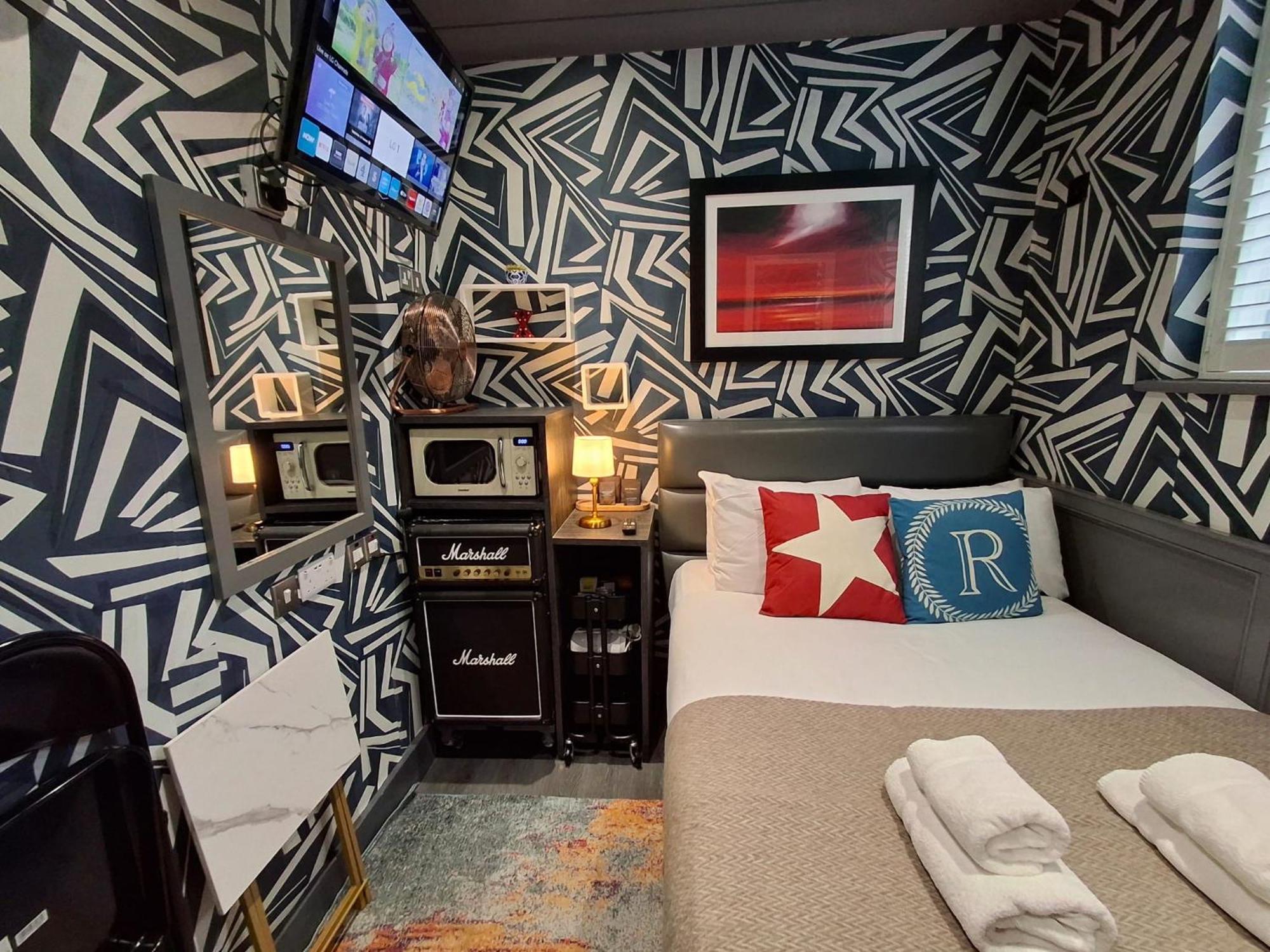 The Rokxy Crash Pad