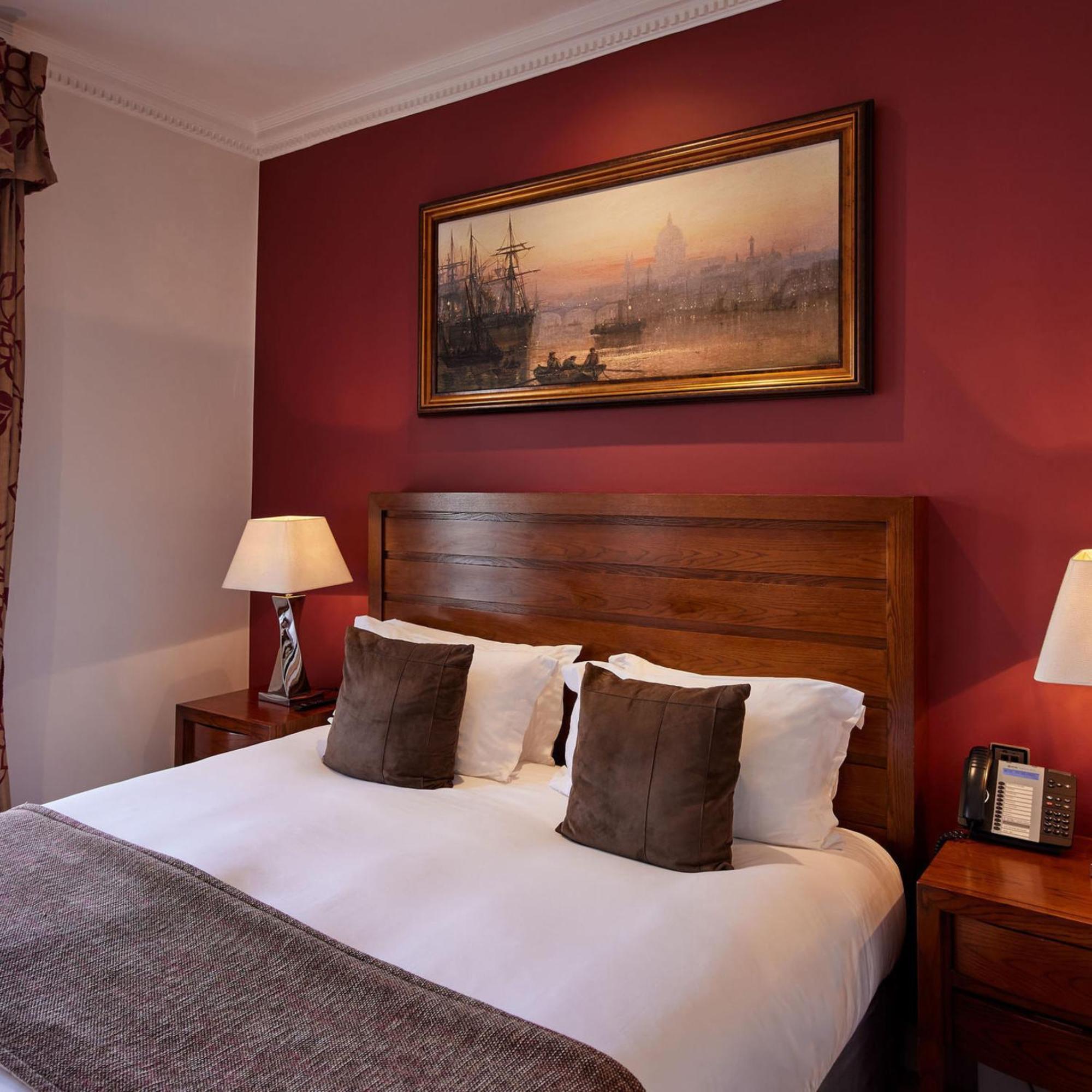 Deluxe King Room