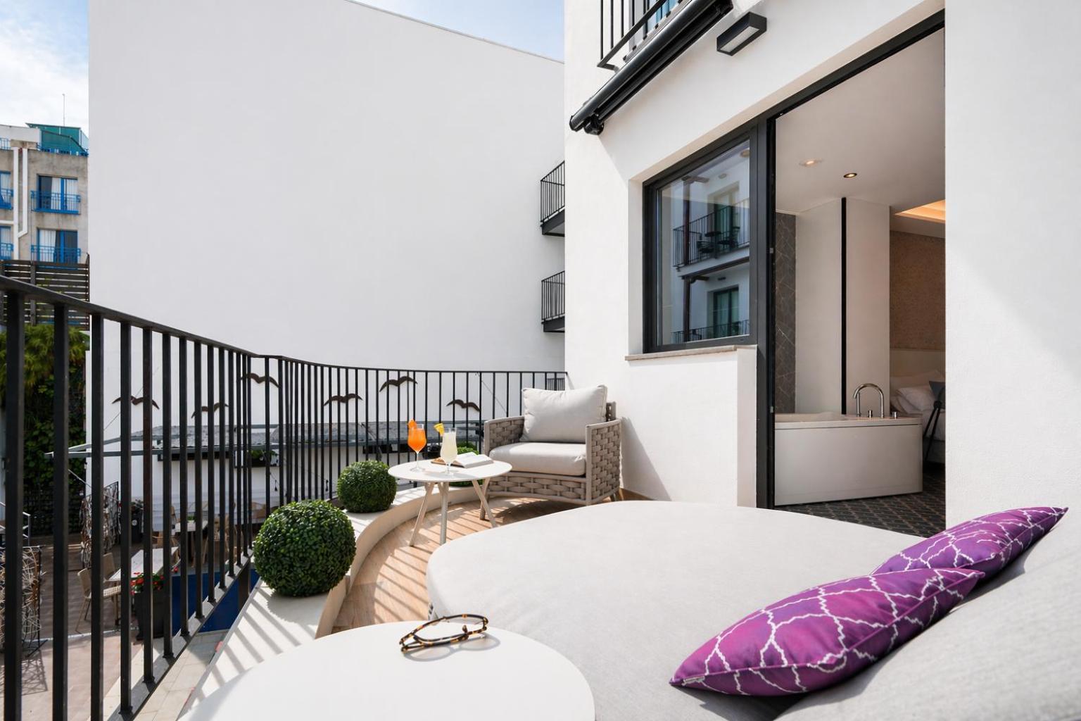 Premium Tweepersoonskamer met Bubbelbad Binnen en Terras
