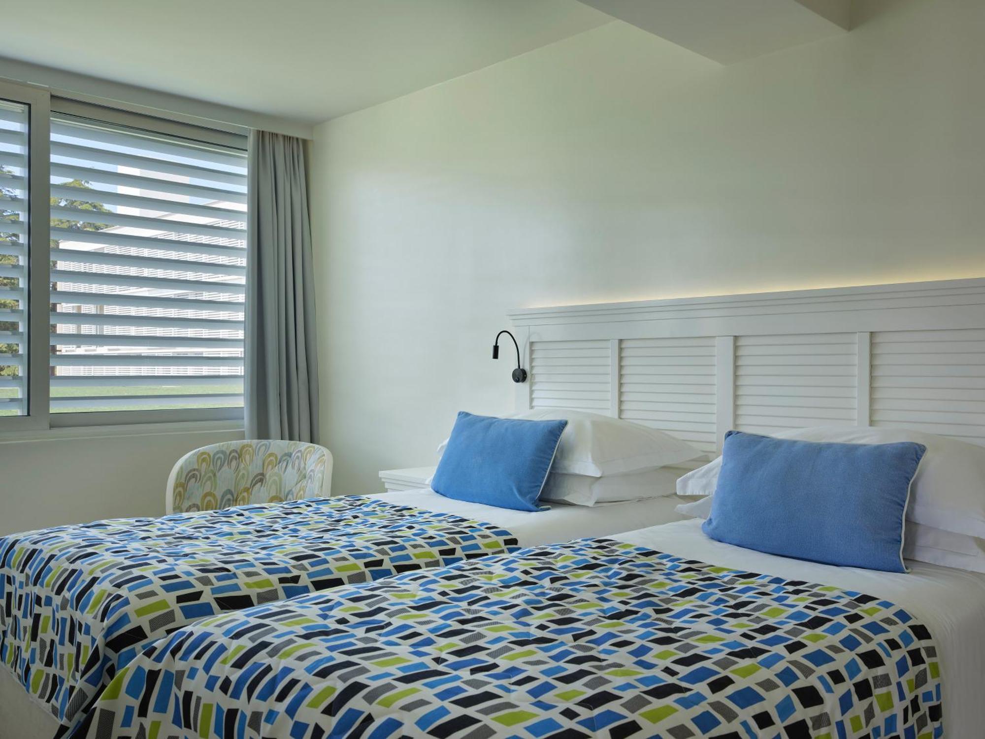 Double or twin room Atrium view