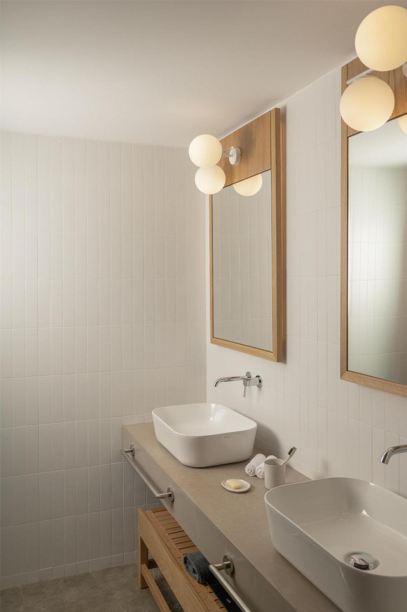 Sapphire Zen Queen Suite Outdoor Bath