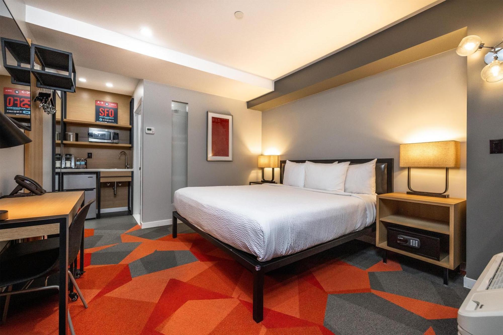 King Room,1765807732:JPEG