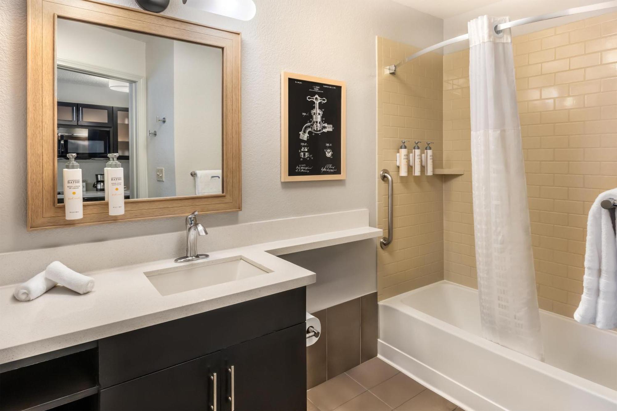 Queen Studio Suite