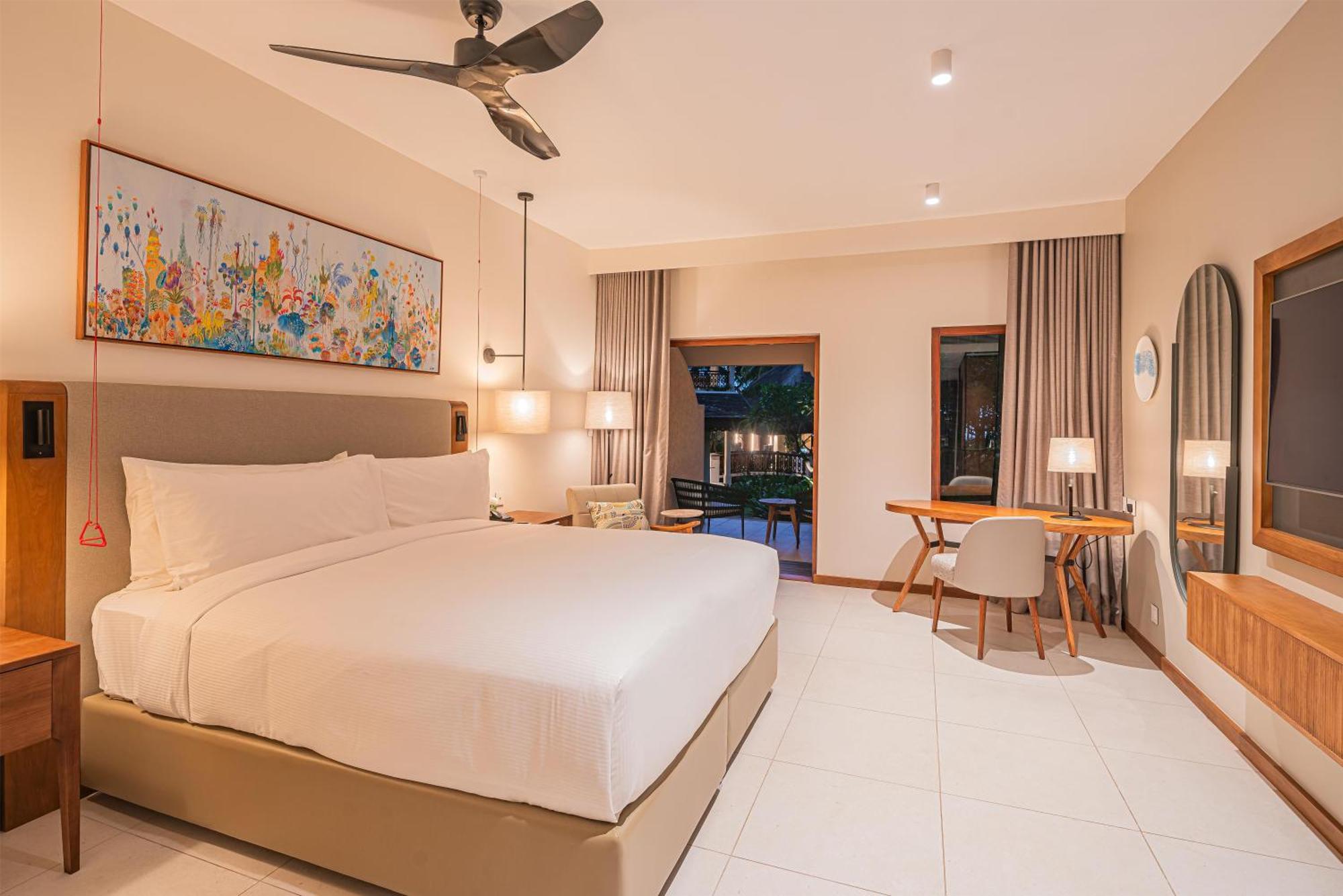 Deluxe King Room