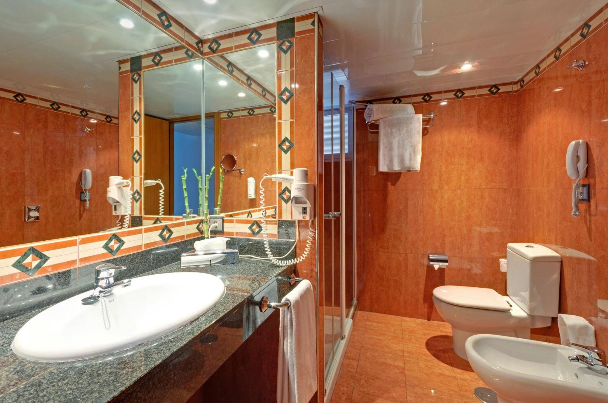 Standard Room with City View,1765837728:JPEG