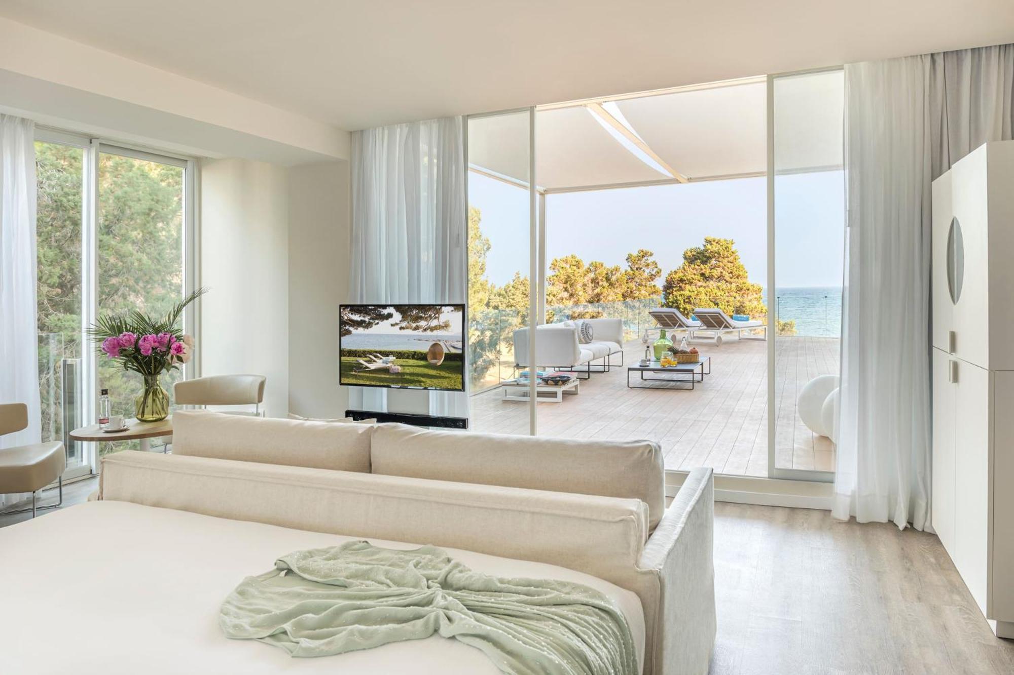Extra ME+ Junior Suite with Hot Tub Sea View,1765838568:JPEG
