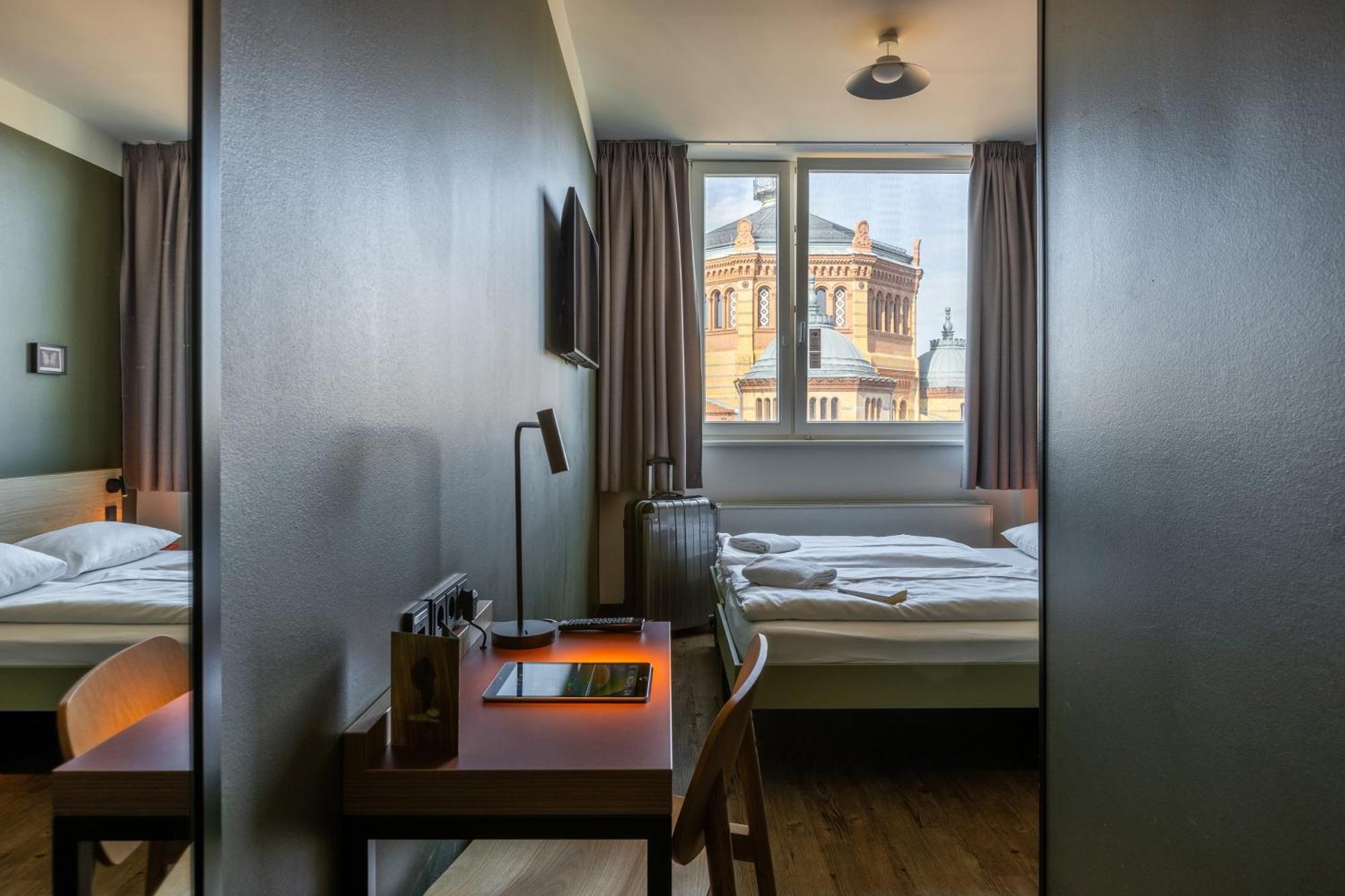 Double Room,1765849473:JPEG