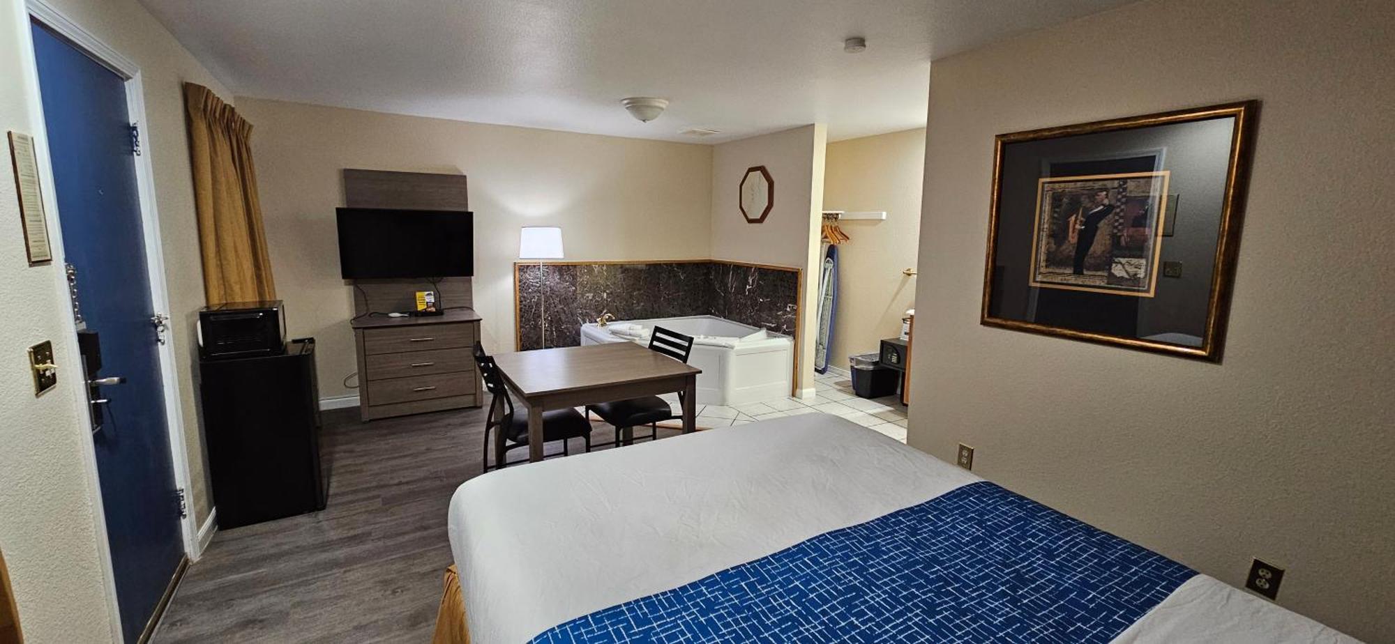Queen Studio Suite Non-Smoking