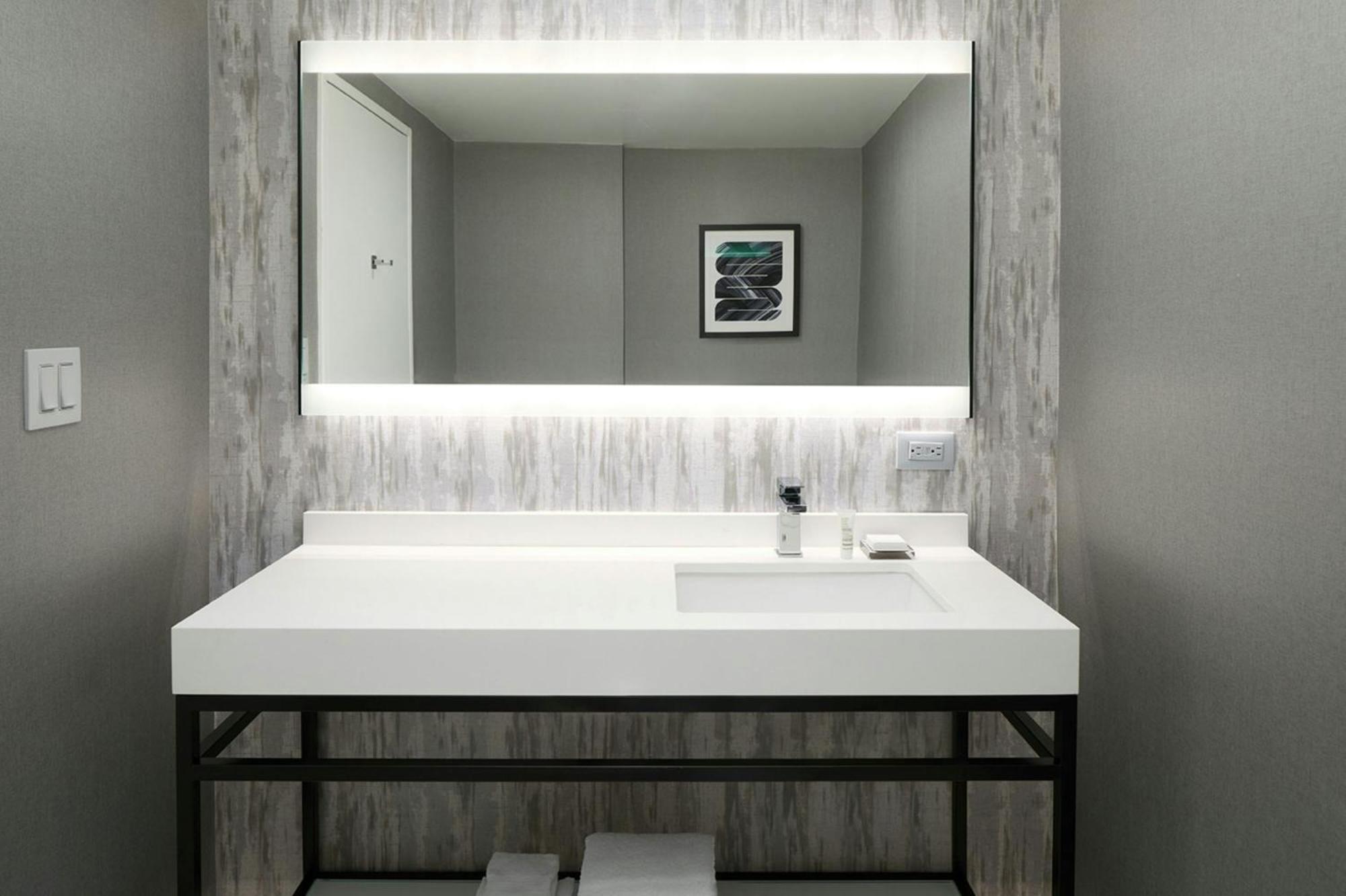 Chambre d'Angle Lit King-Size Exécutive avec Balcon Privé
