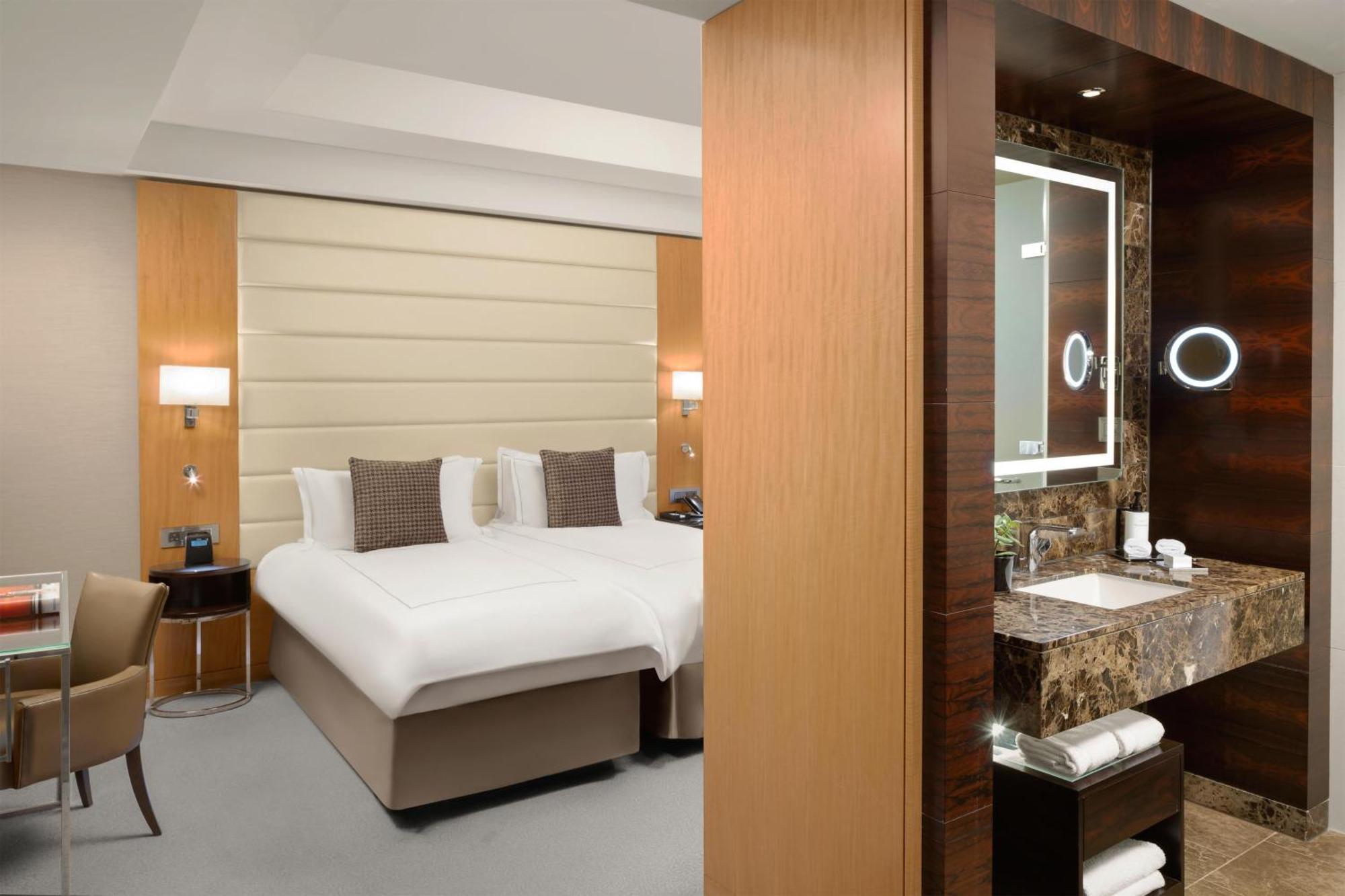 Executive Twin Room Lounge Access