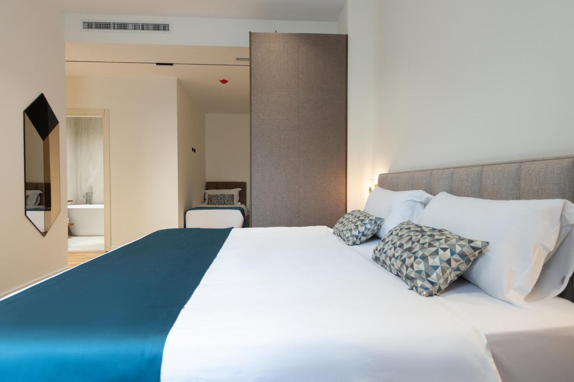 Deluxe King Suite
