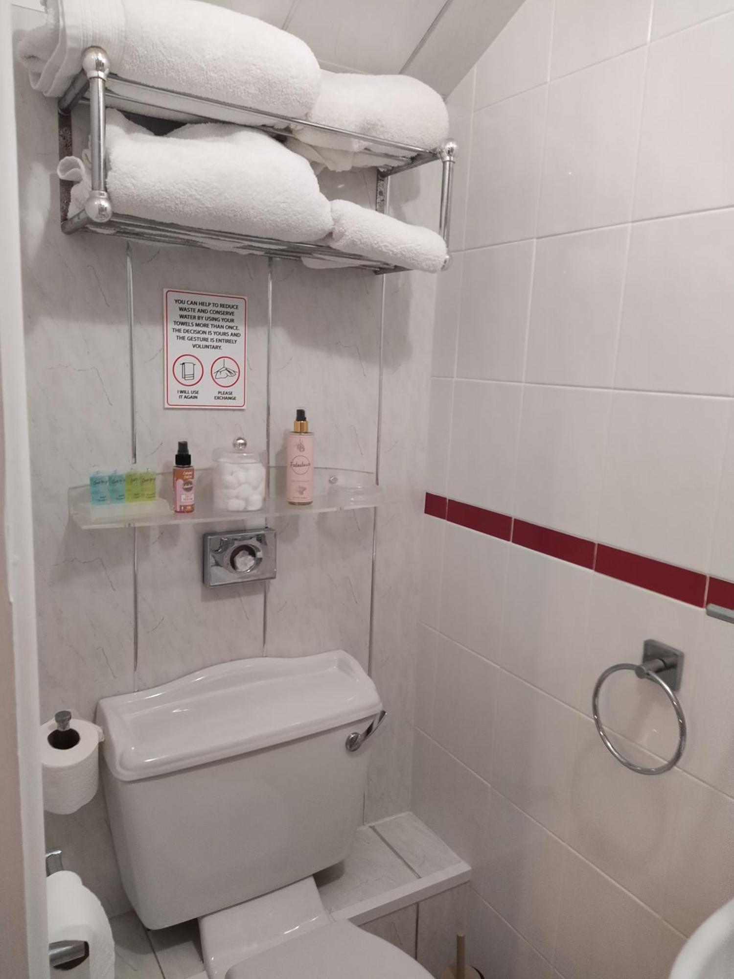 Double Room Private Bathroom