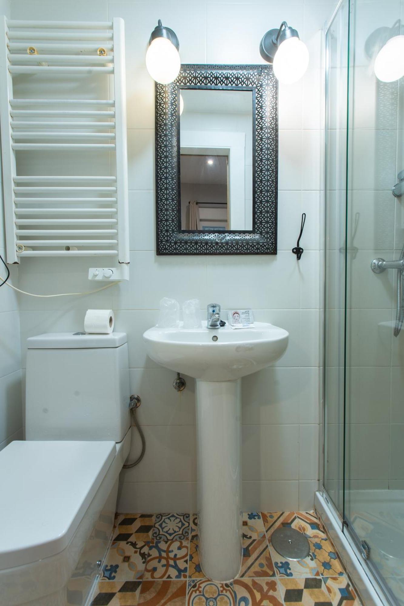 Double Room Private Bathroom