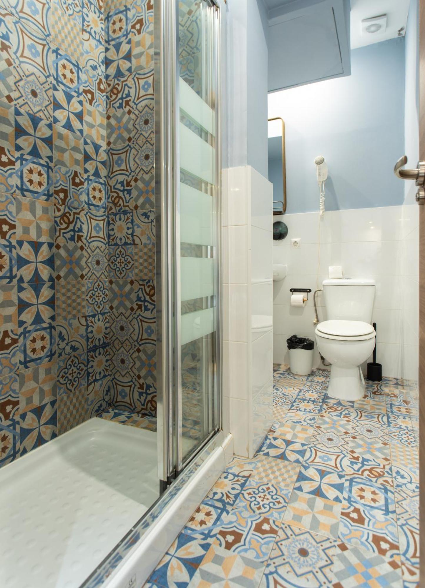 Double Room Private Bathroom
