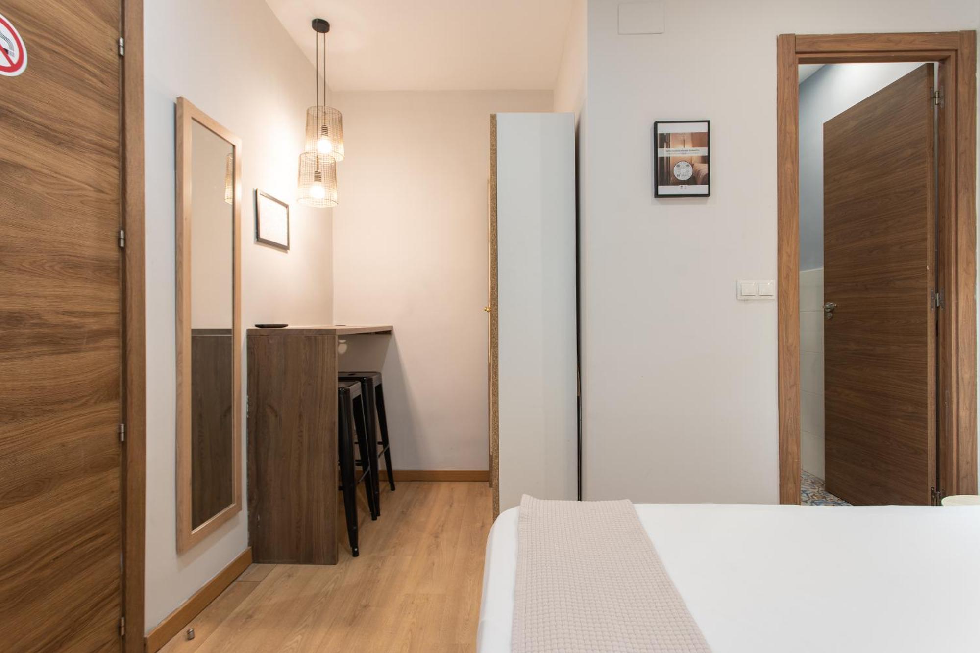 Double Room Private Bathroom