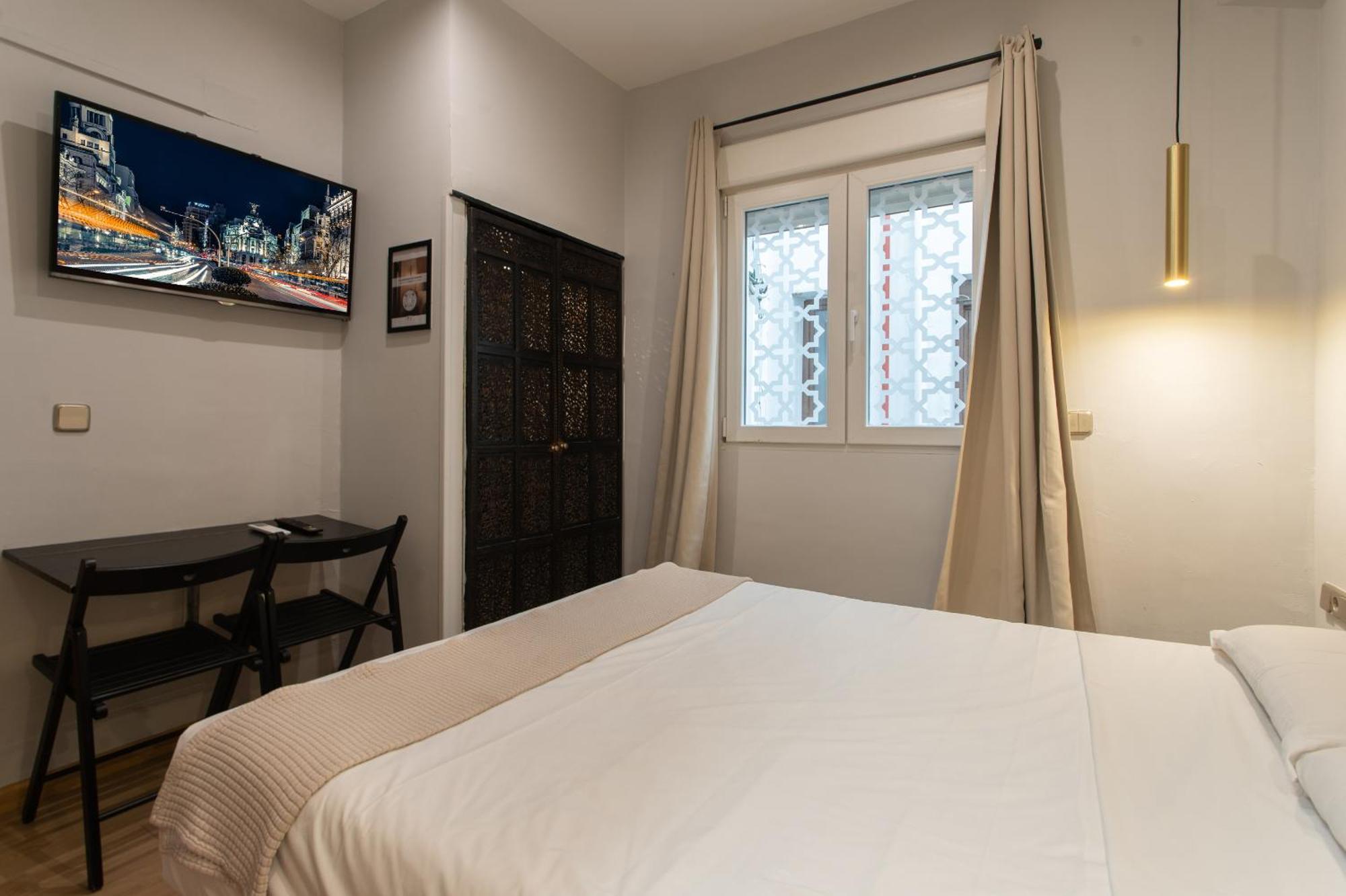 Double Room Private Bathroom