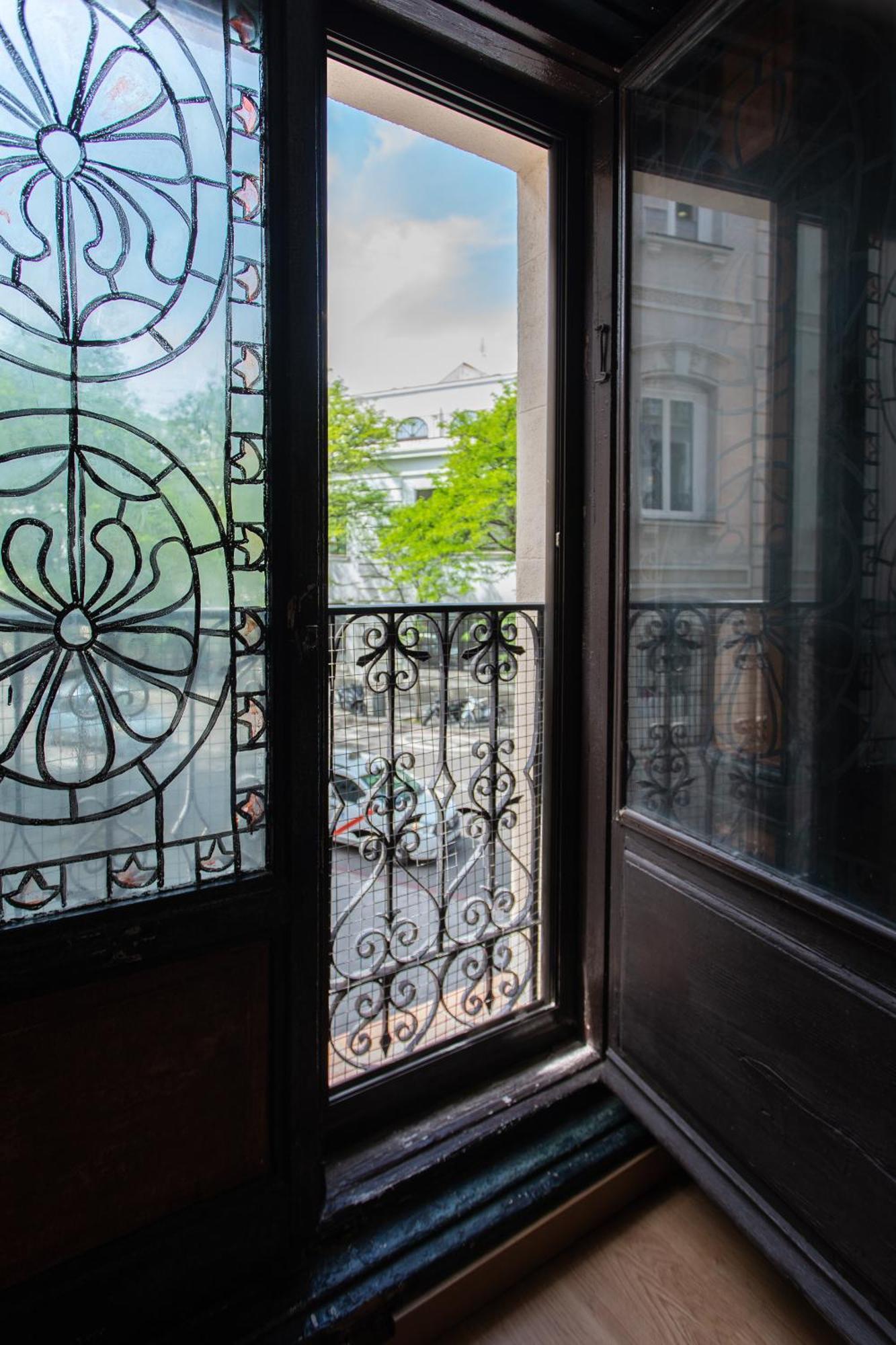 Double Balcony