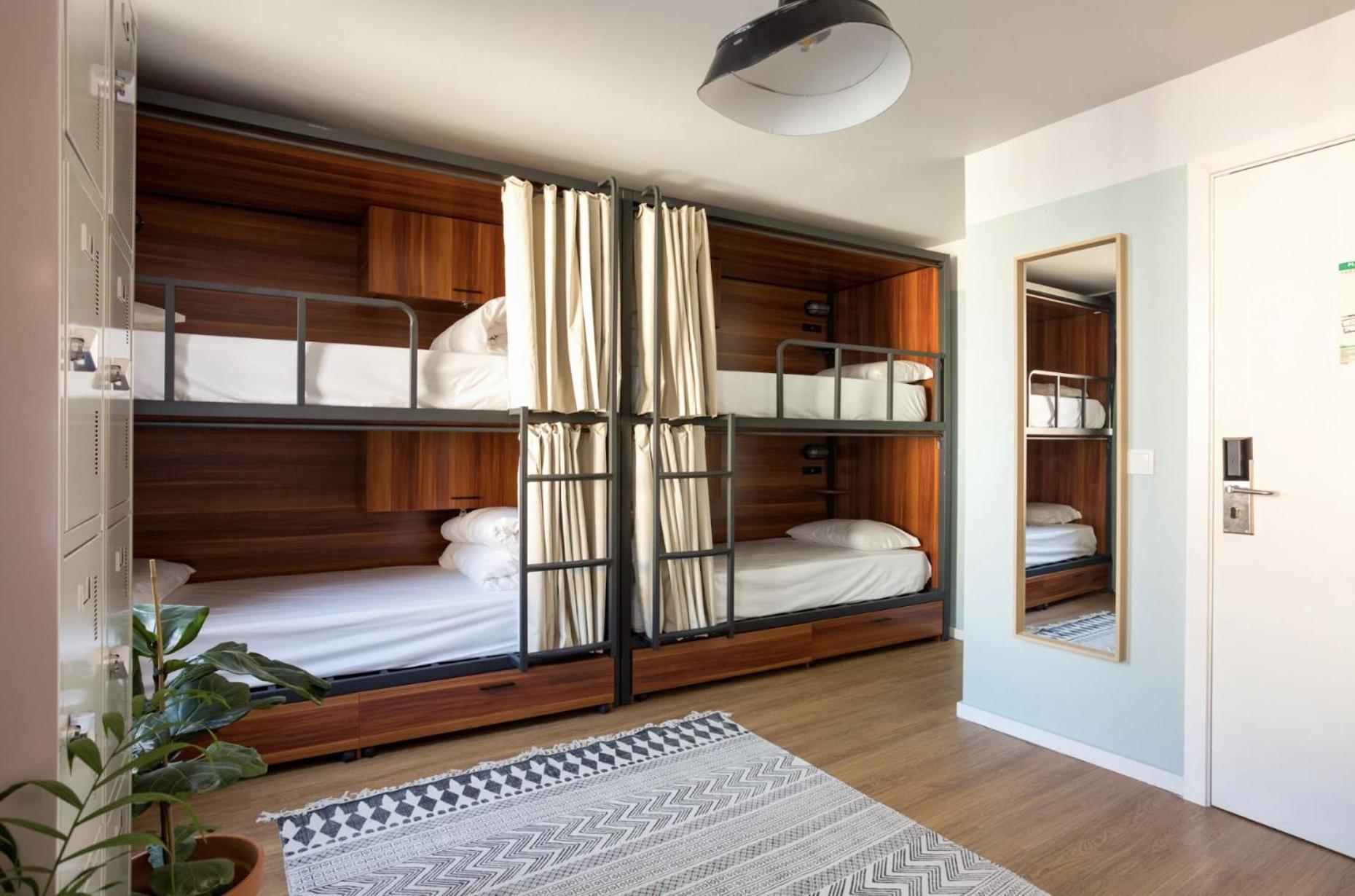 Bed 4 bed Dorm