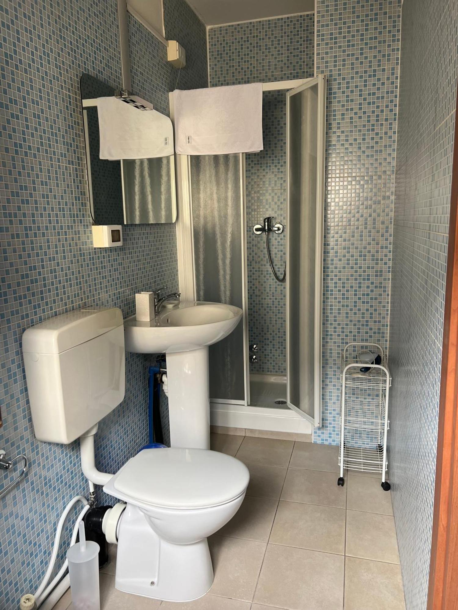 Twin Room Private Bathroom
