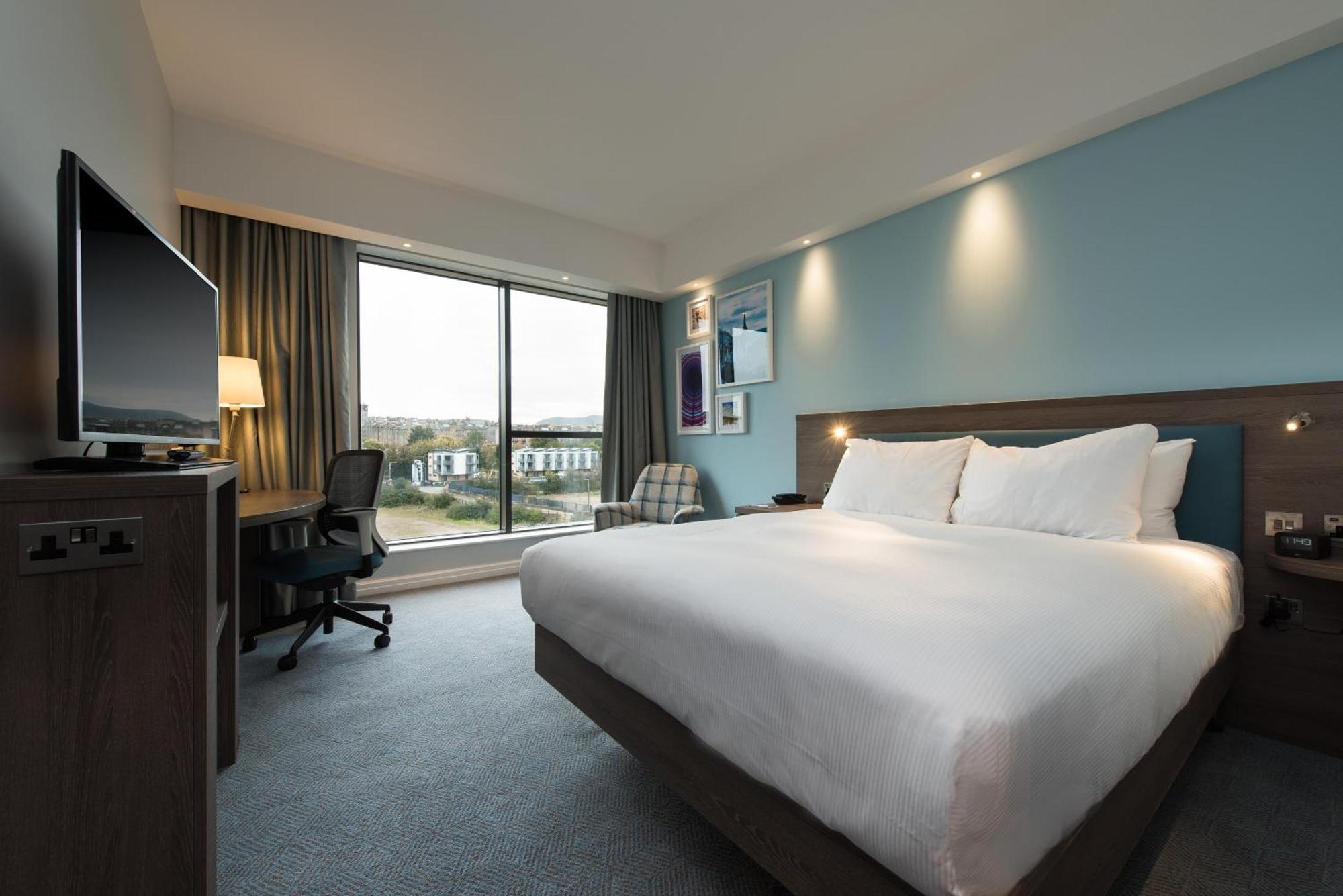 Queen Room,1765974864:JPEG