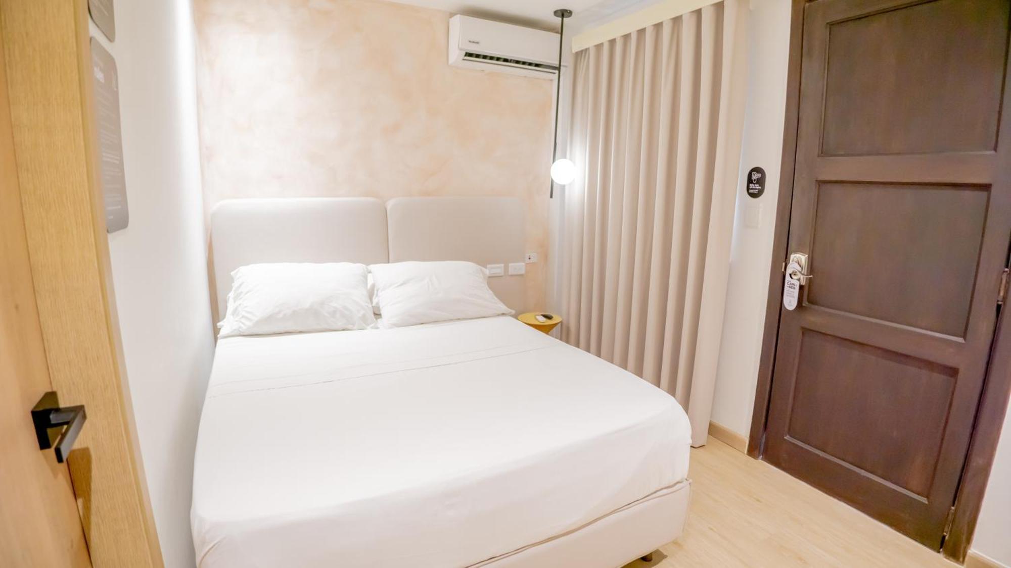 Standard Single Room Shower