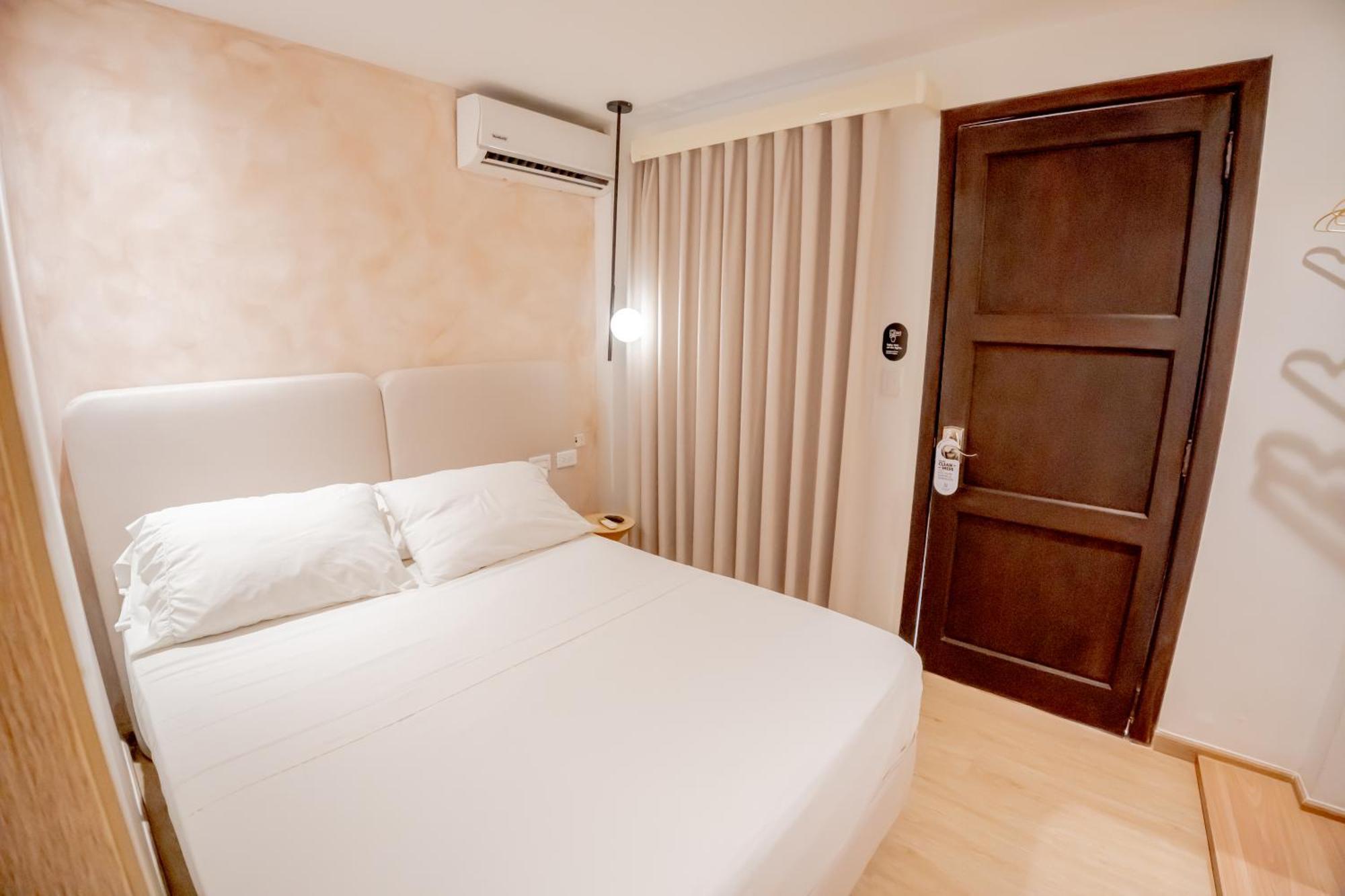 Standard Single Room Shower
