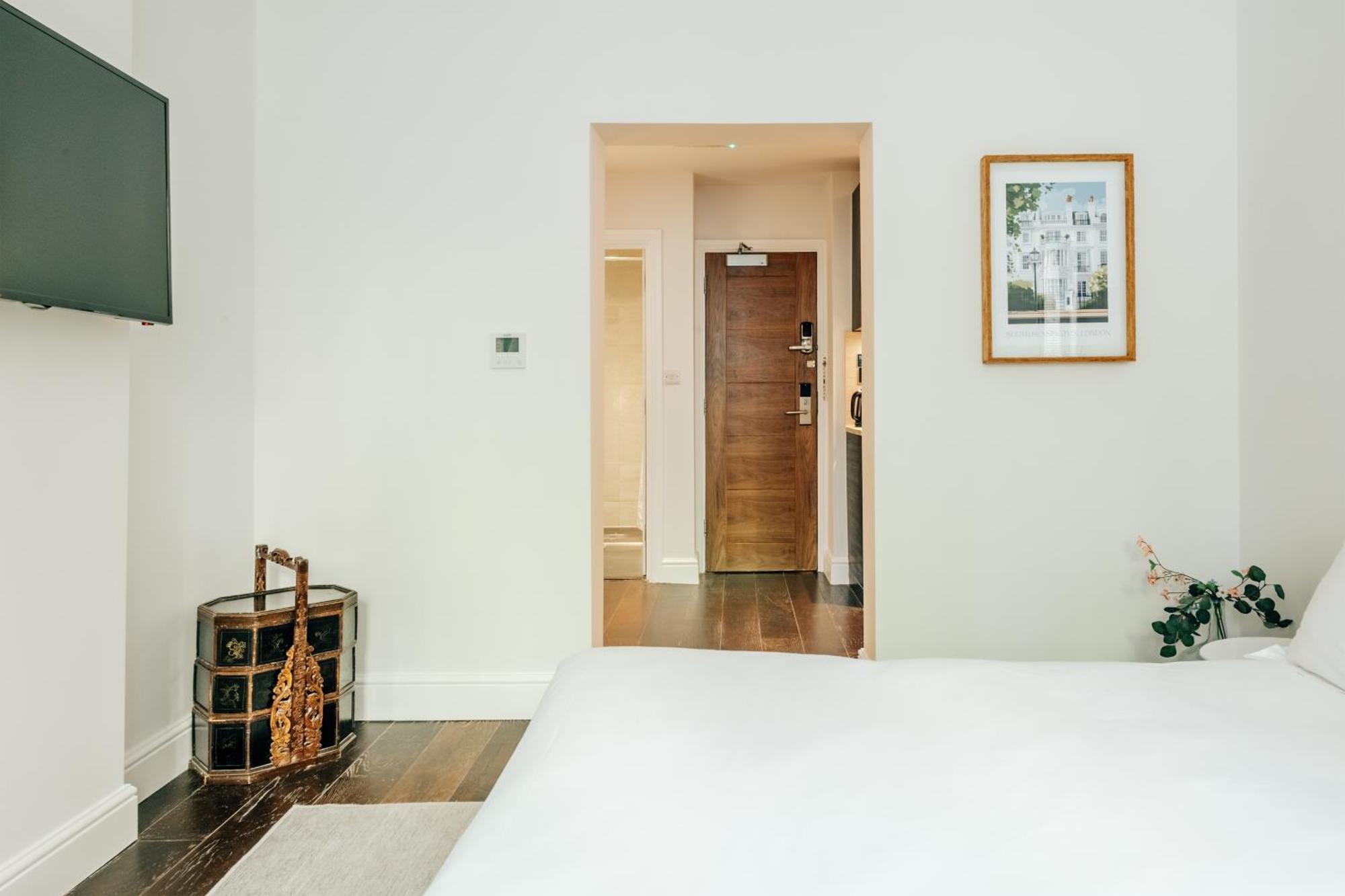 Studio Apartment Lower Ground