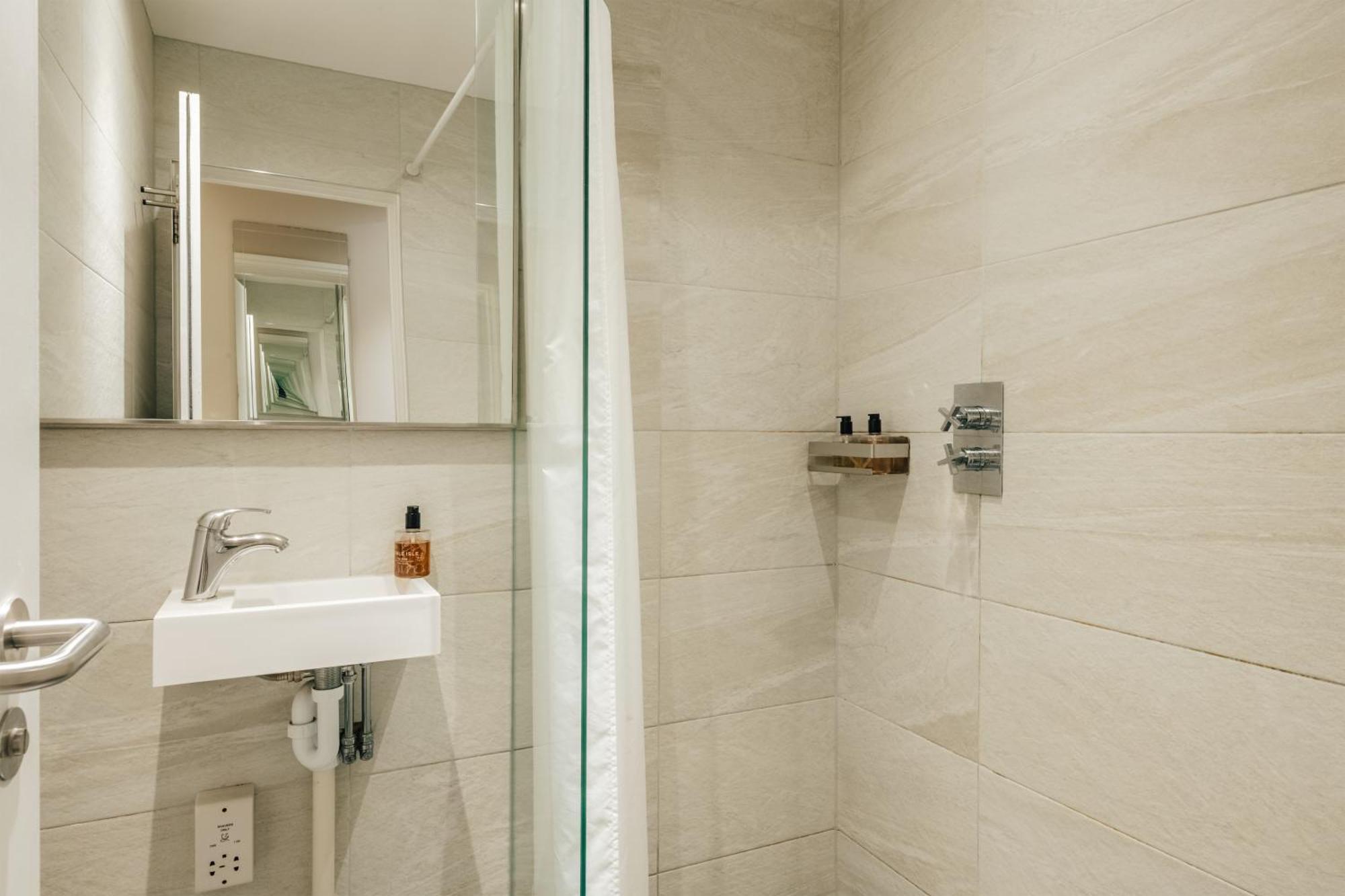 Studio Apartment Lower Ground