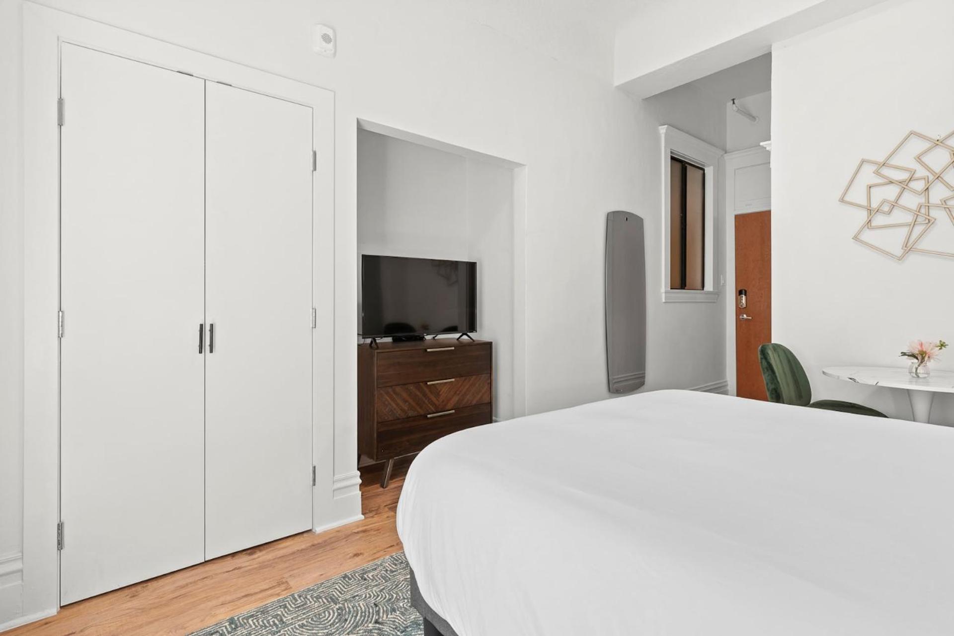 Queen Room Self Check Virtual Front Desk