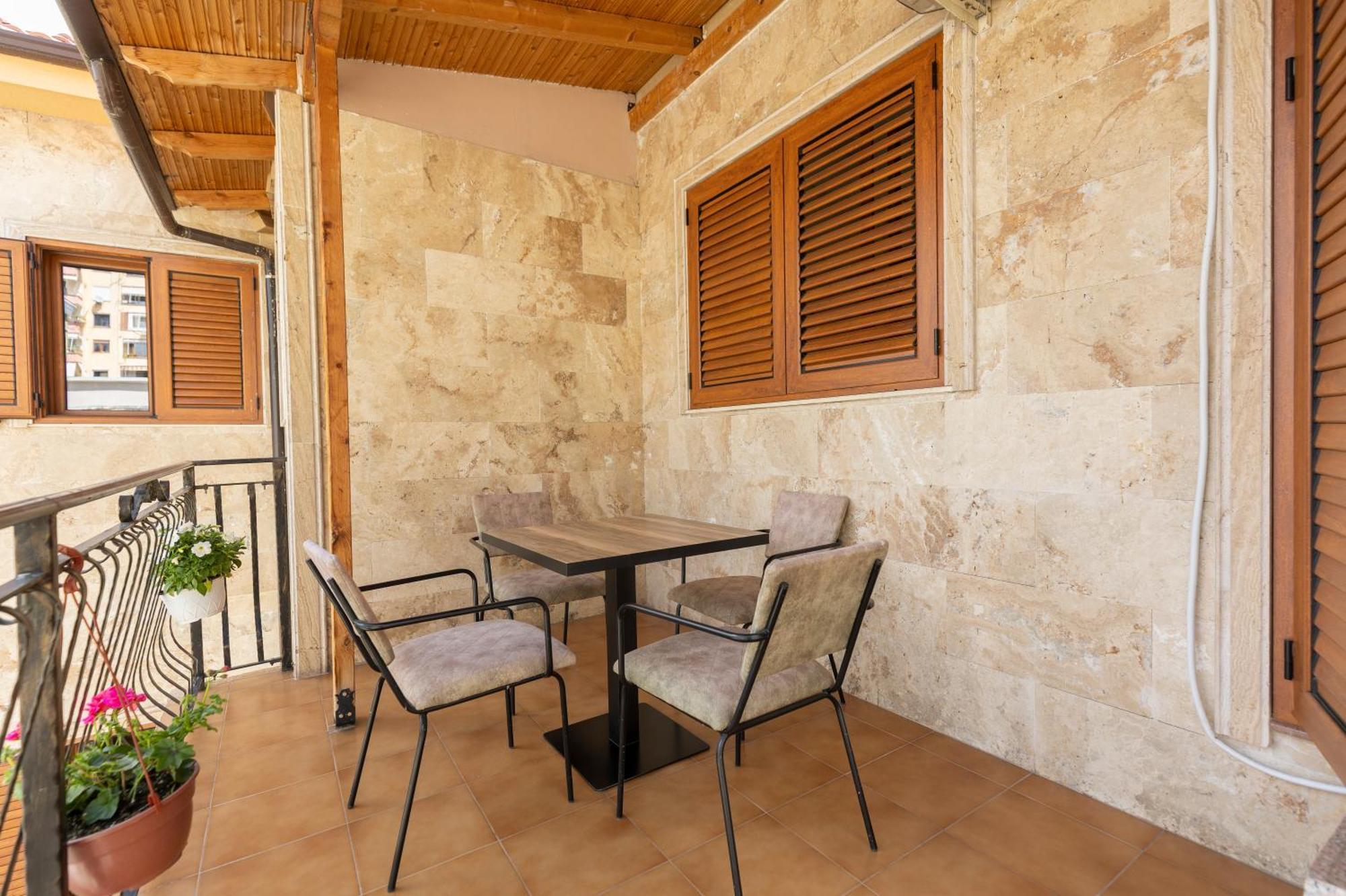 Triple Room Balcony