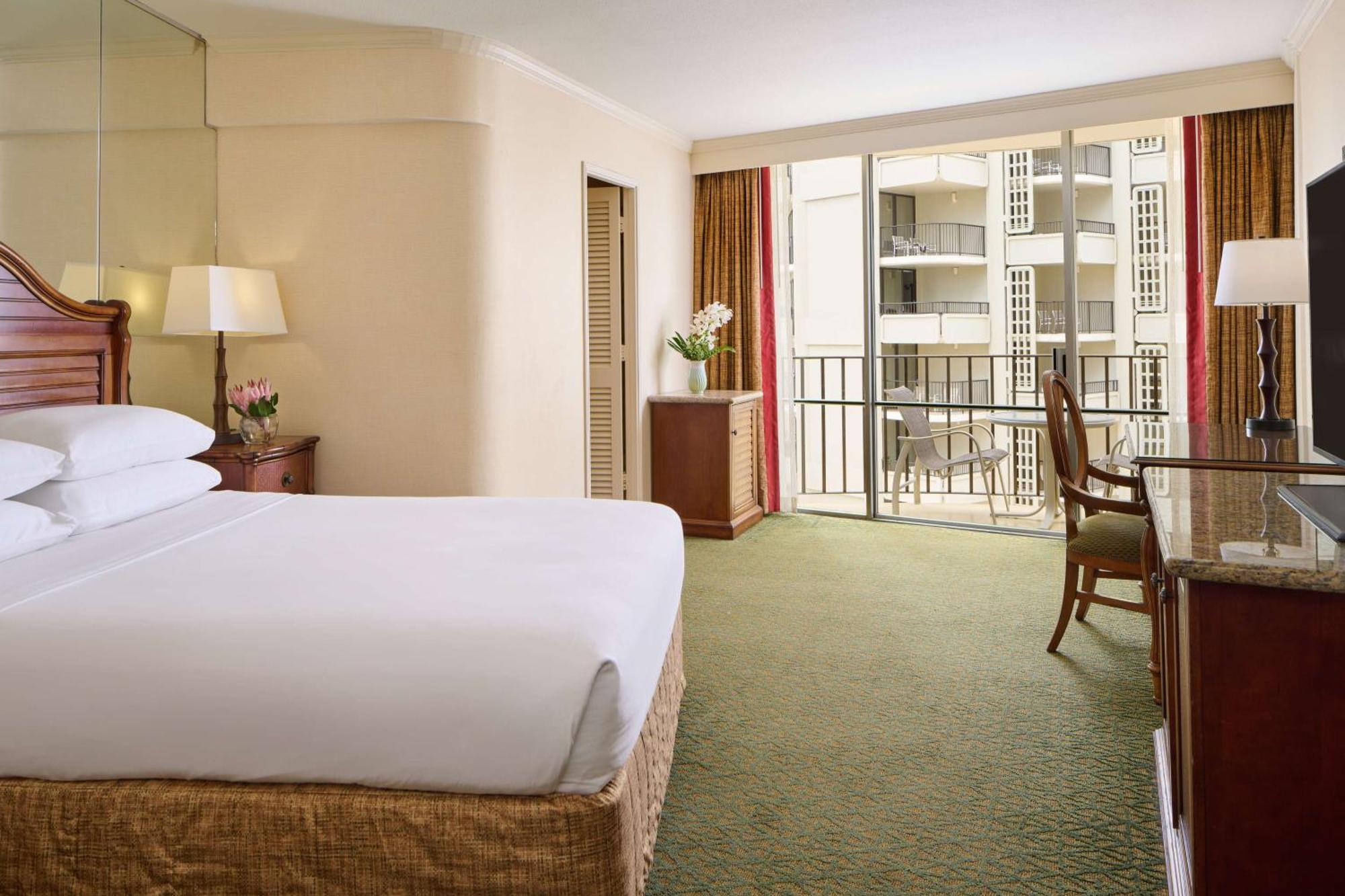 Chambre 1 Lit Queen-Size - Vue Partielle sur Océan