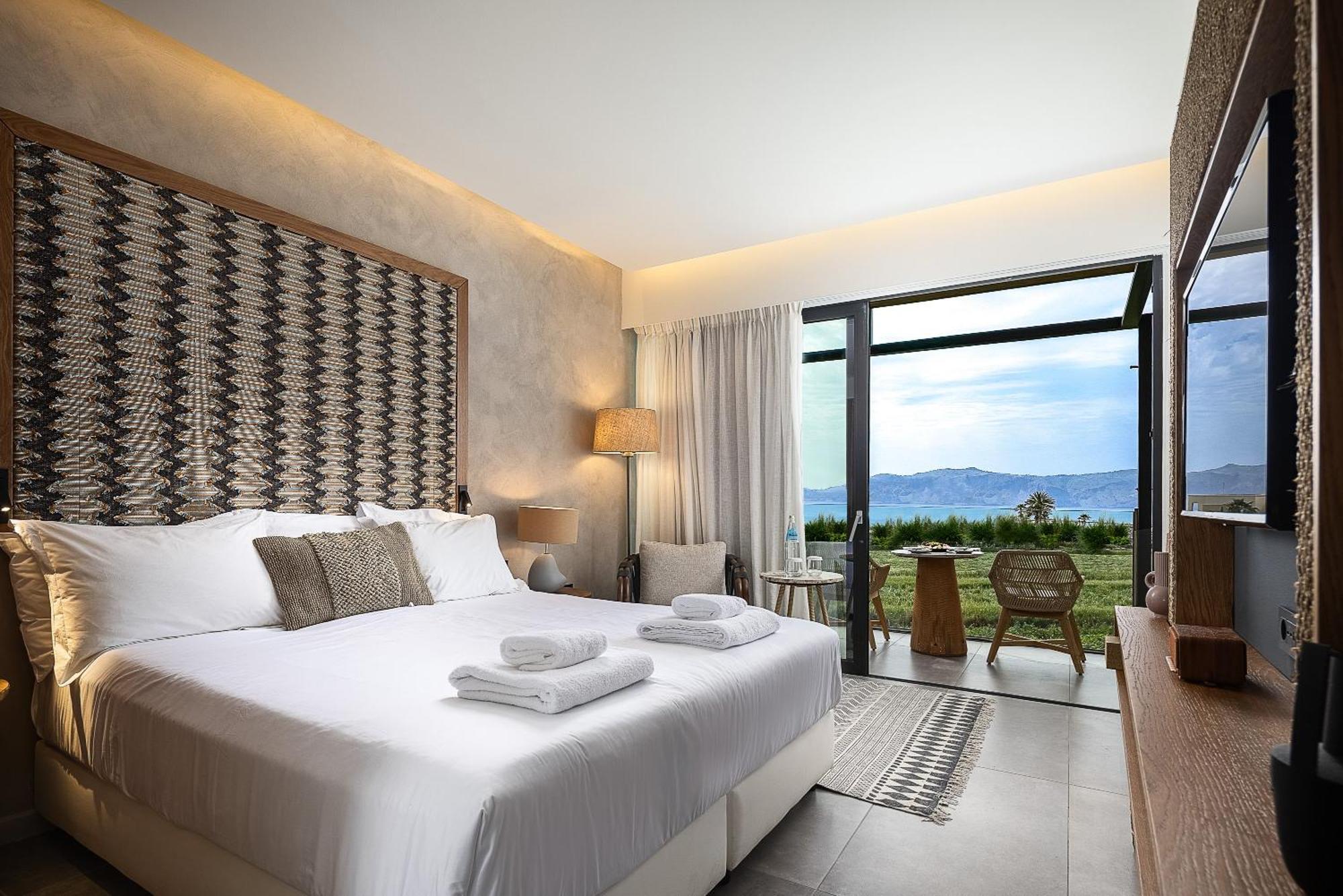 Premium Queen Room Balcony Sea View