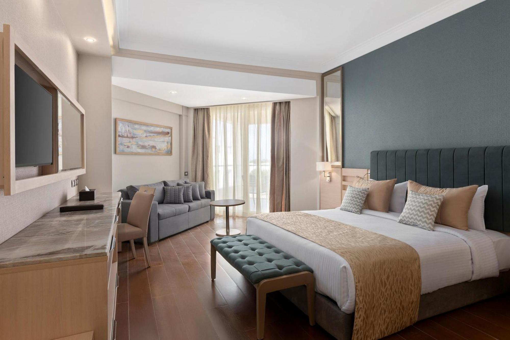 Main Building Superior Room – Garden View