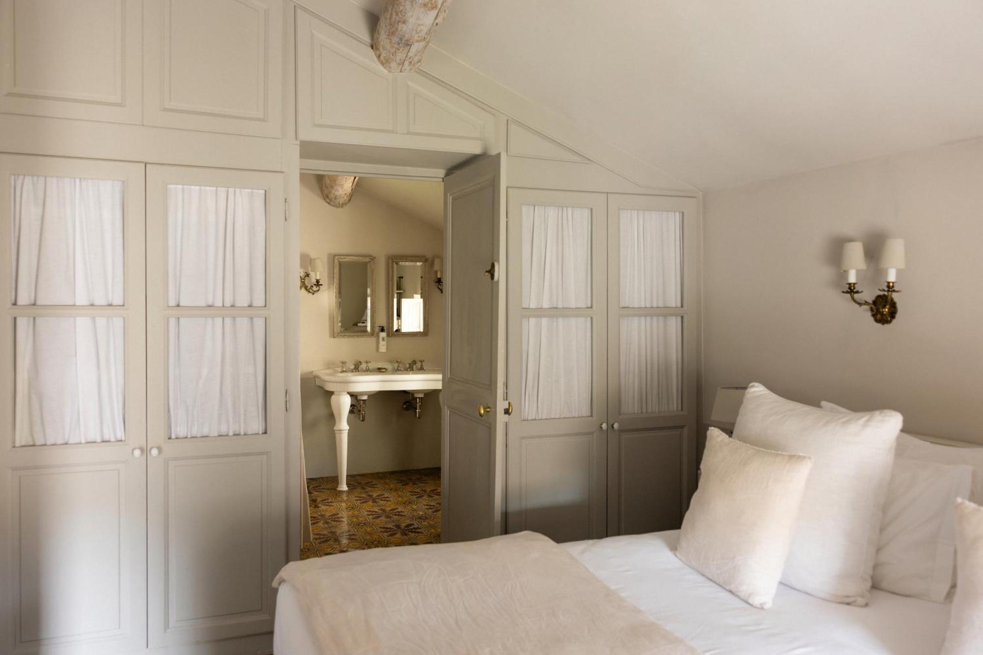 Suite Street View