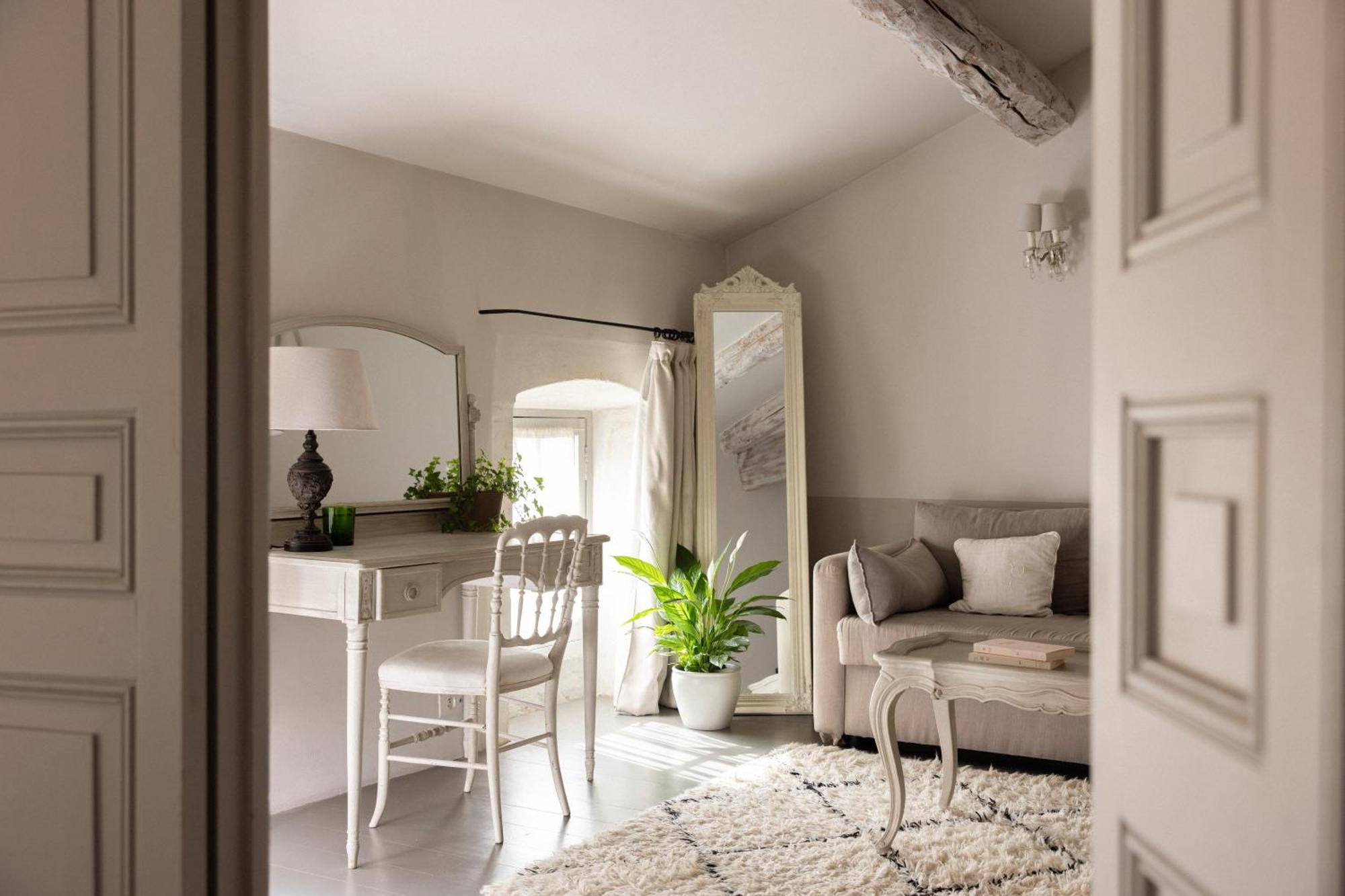 Suite Street View