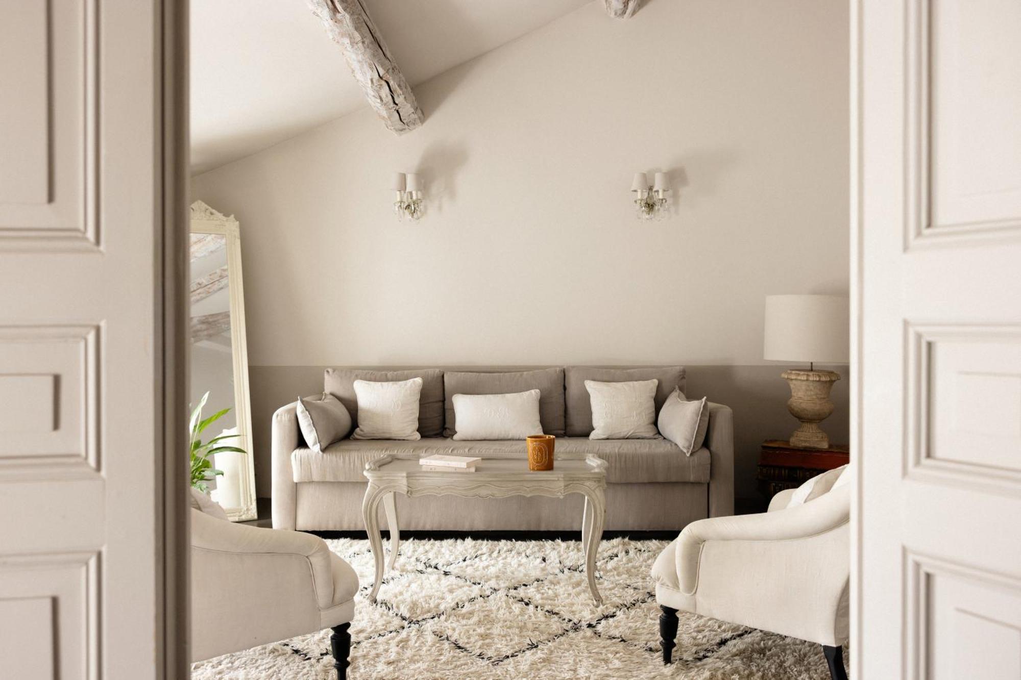 Suite Street View