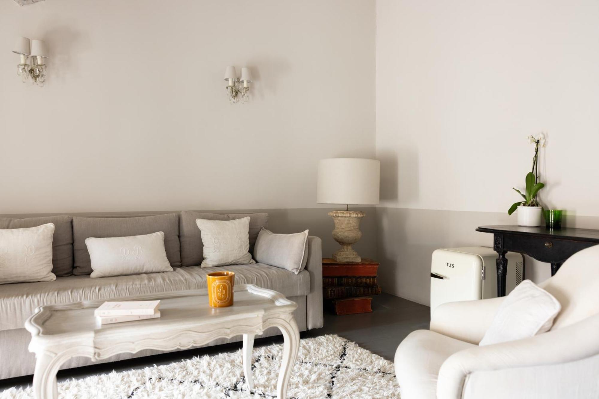 Suite Street View