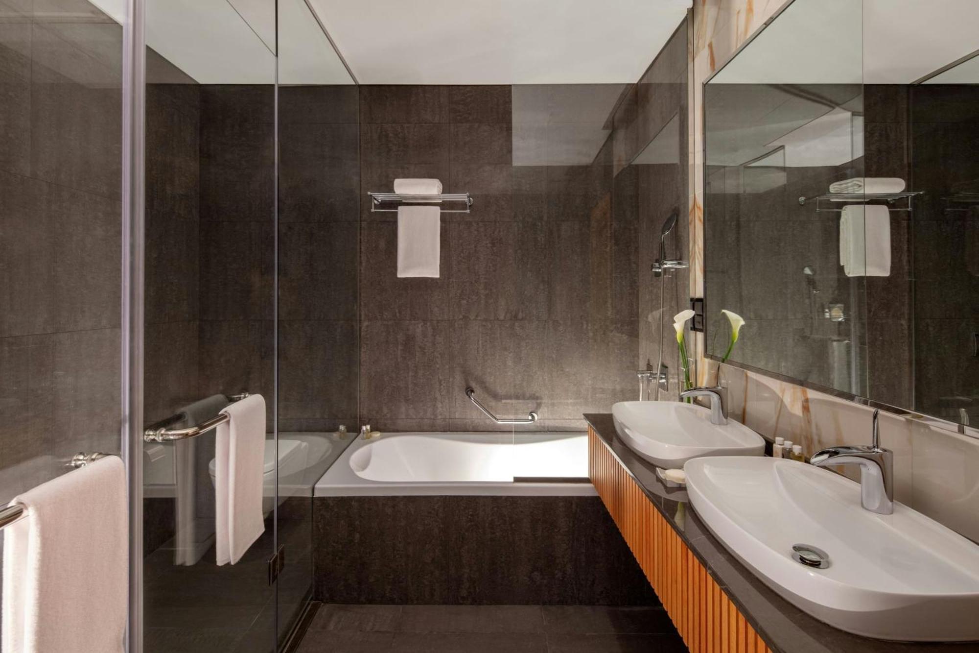 One-Bedroom Executive King Suite Balcony