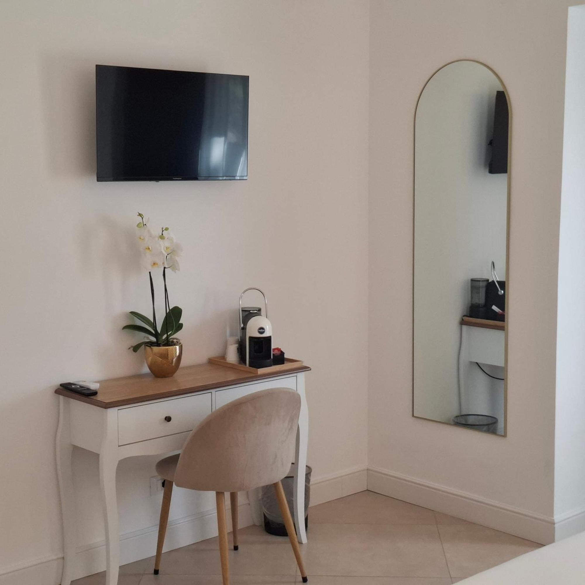 Double Room Private Bathroom