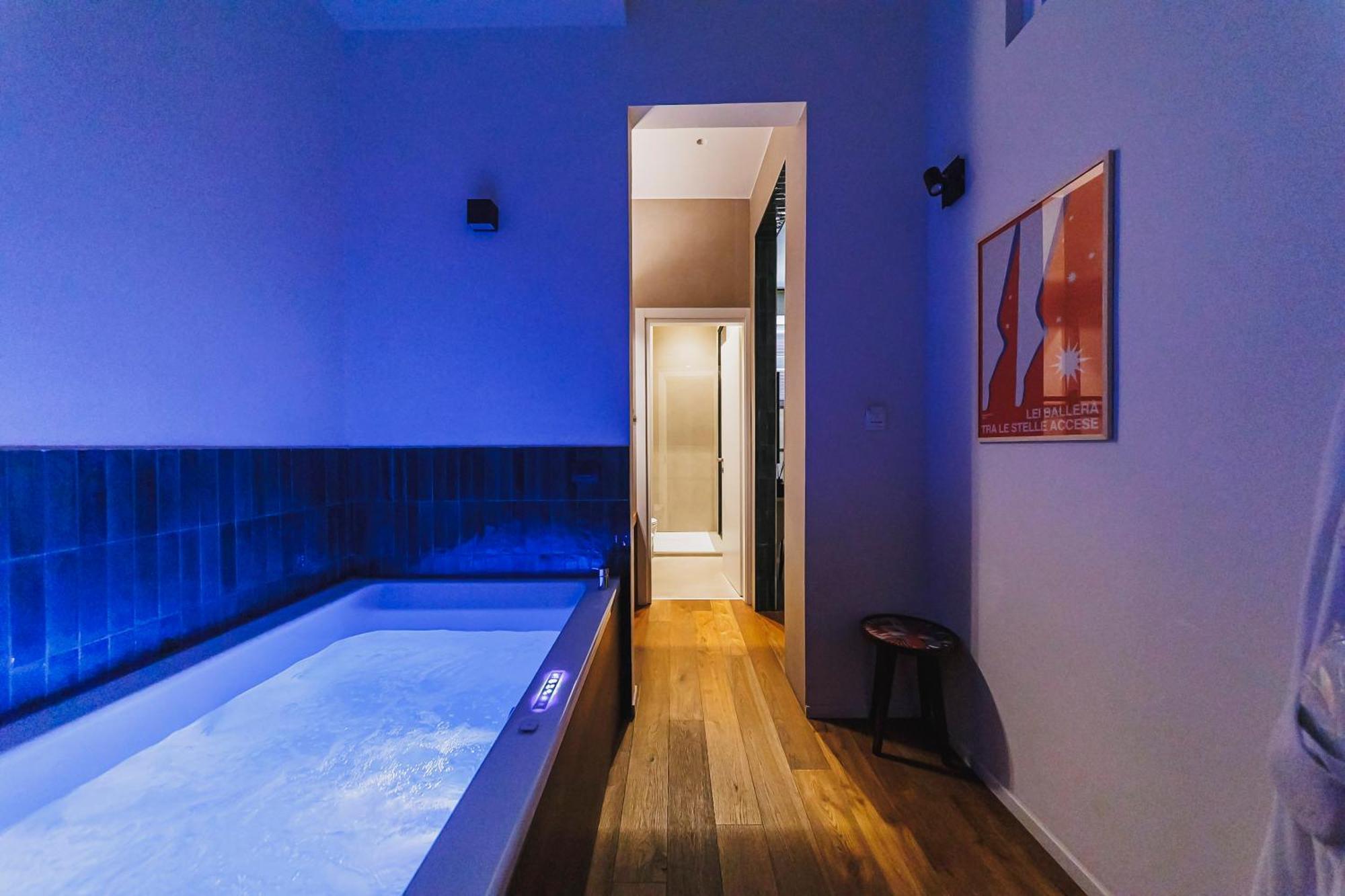 Deluxe Double Room Bath