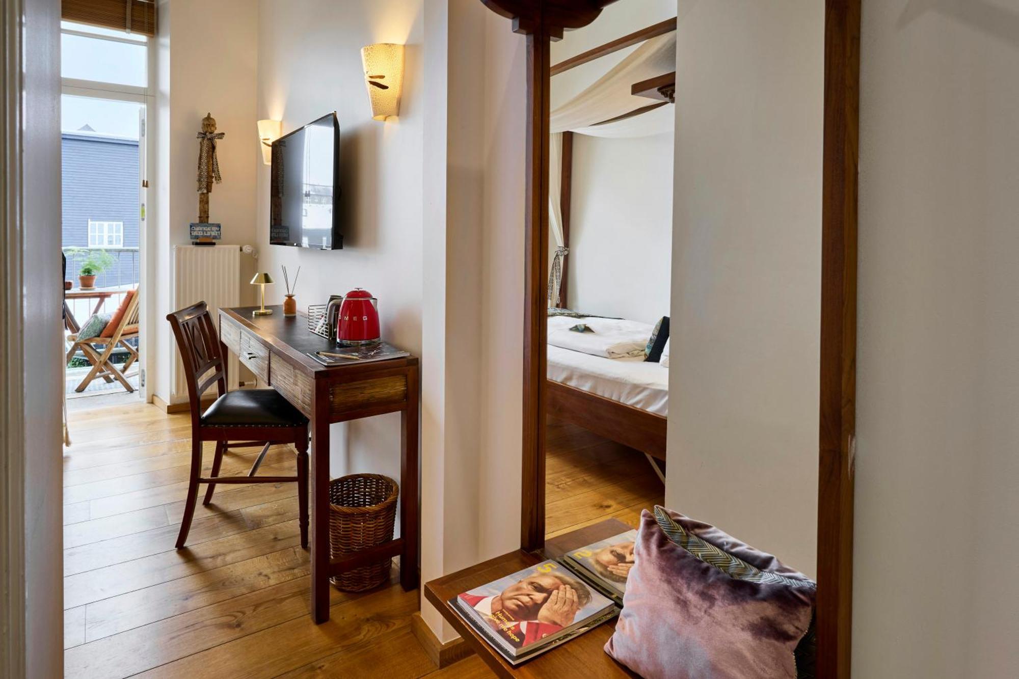 Single Room Balcony