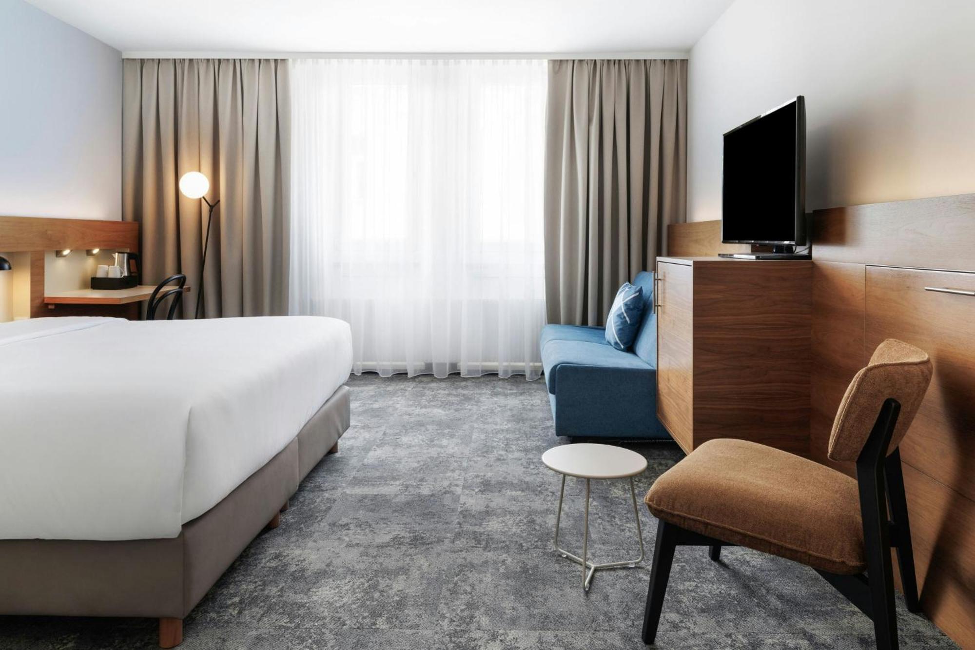 Large King Guest Room