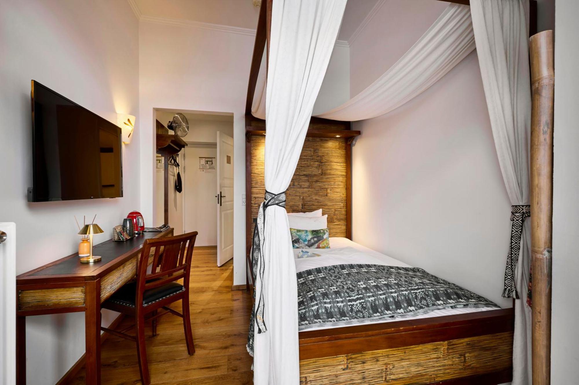 Single Room Balcony