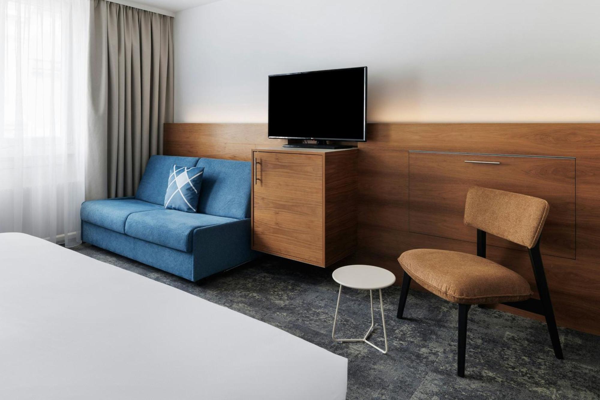 Large King Guest Room