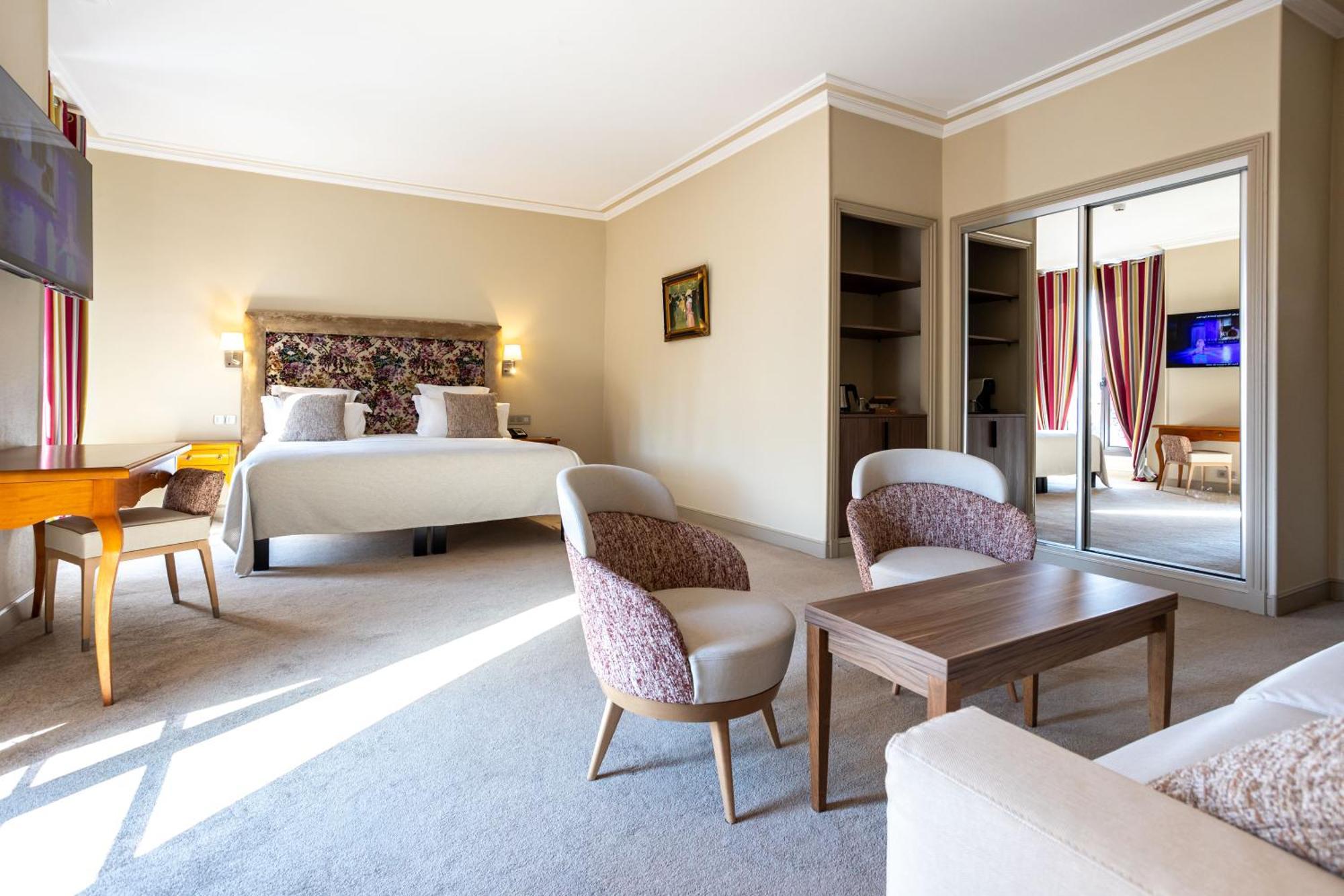 Junior Suite City View